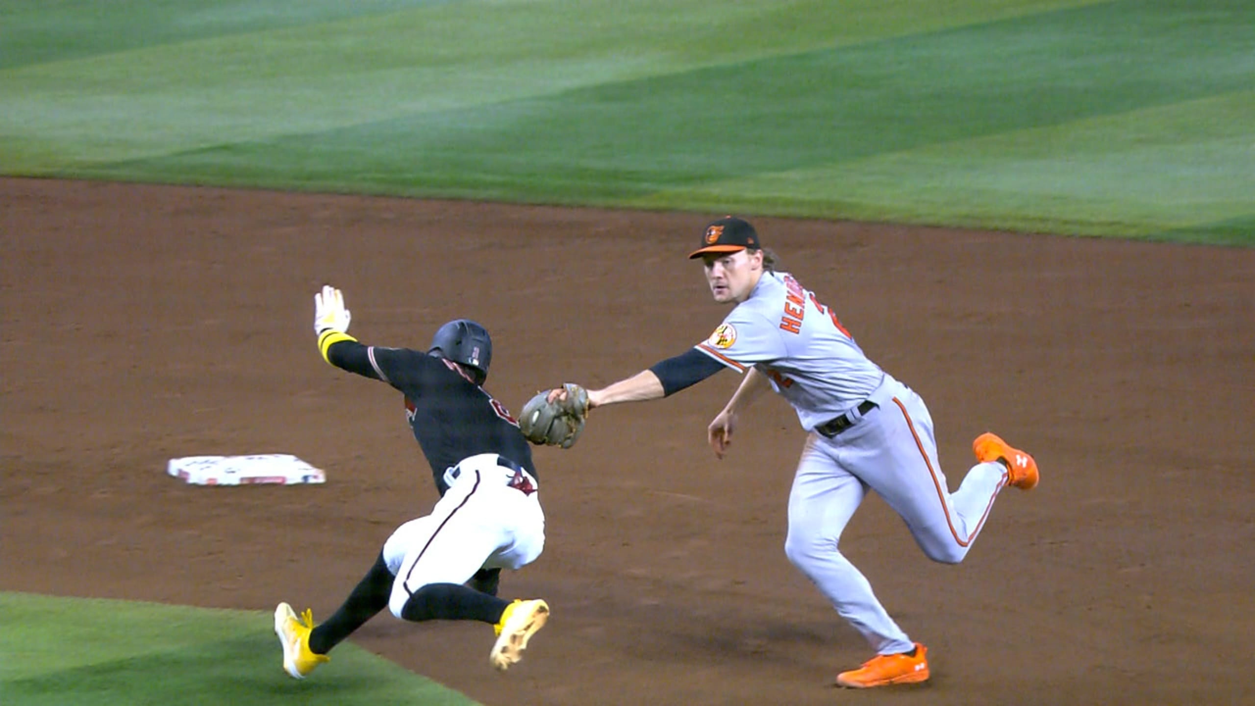 Mullins drives in 4 as Orioles rally past White Sox 8-4