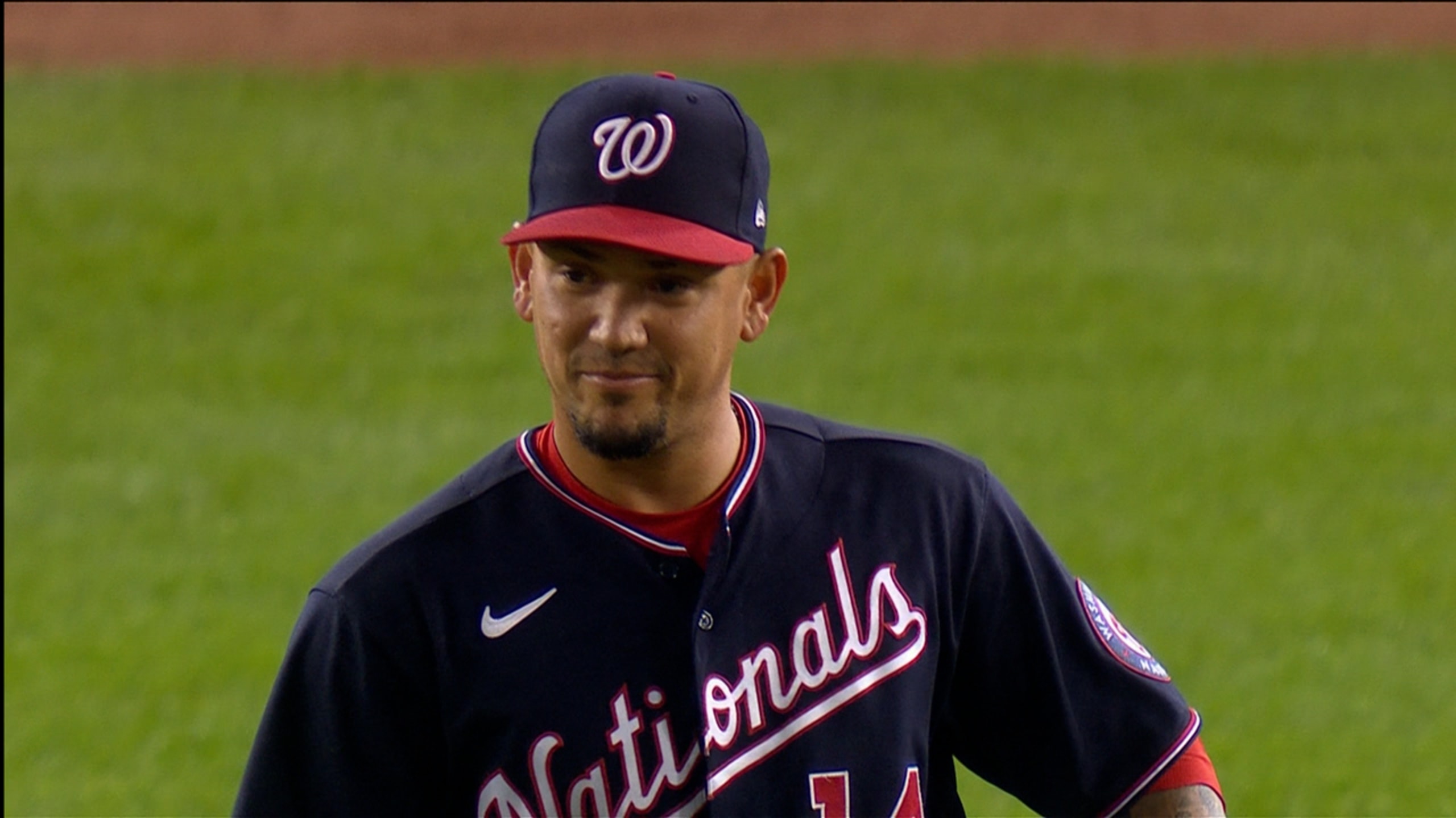 Ildemaro Vargas pitches the 9th 