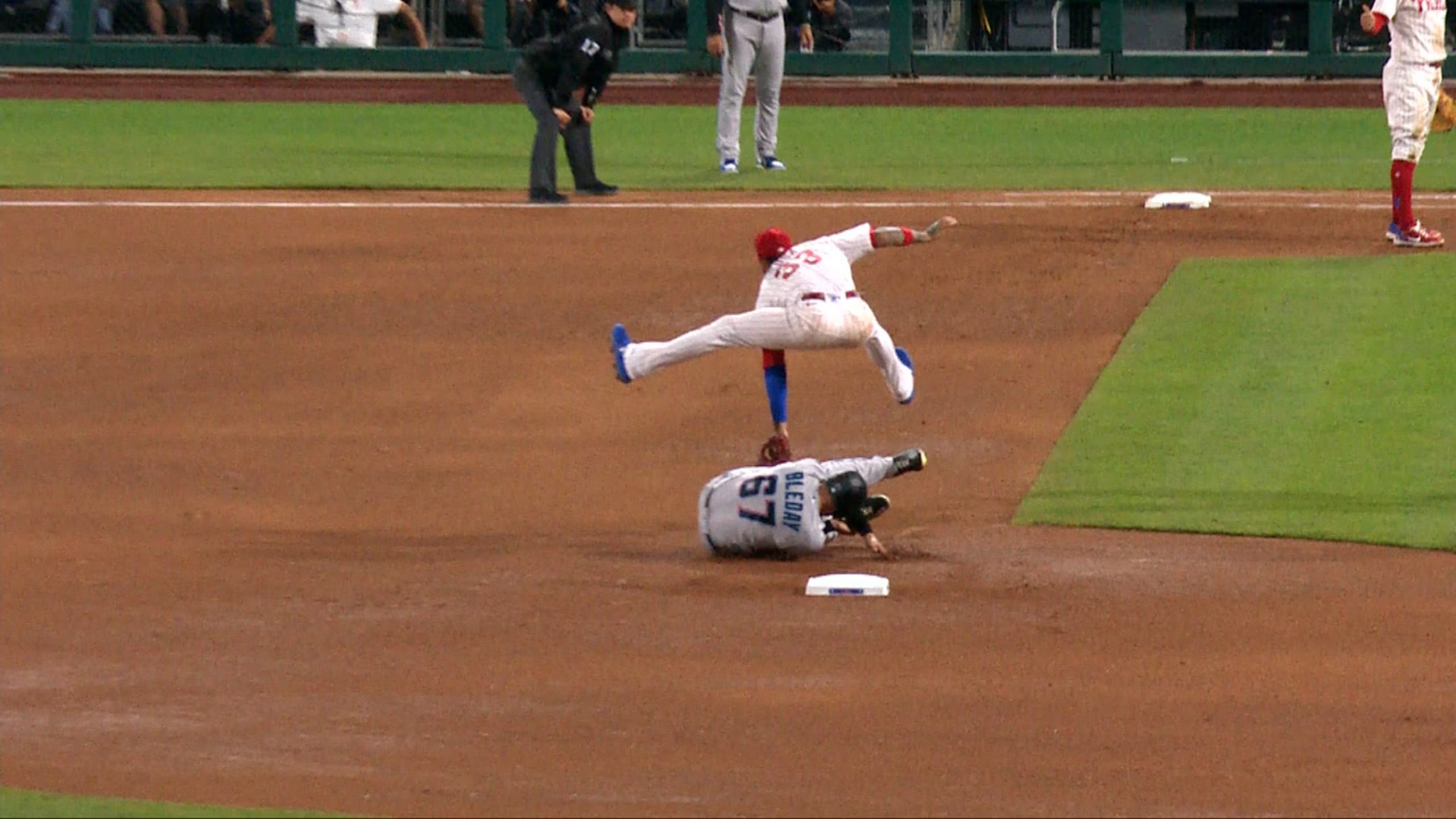 SNY on X: An errant throw from Edmundo Sosa hit first base umpire Junior  Valentine in the side of the head. Thankfully, Valentine is okay and is  staying in the game.  /