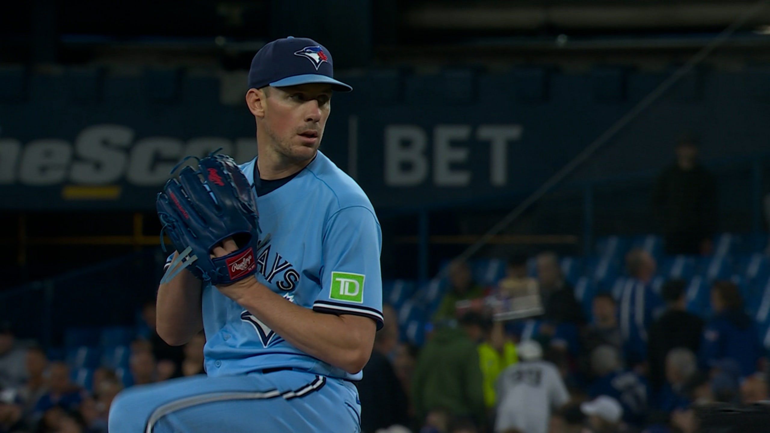 Chris Bassitt pitches 2-hitter to lead Blue Jays past Braves 3-0