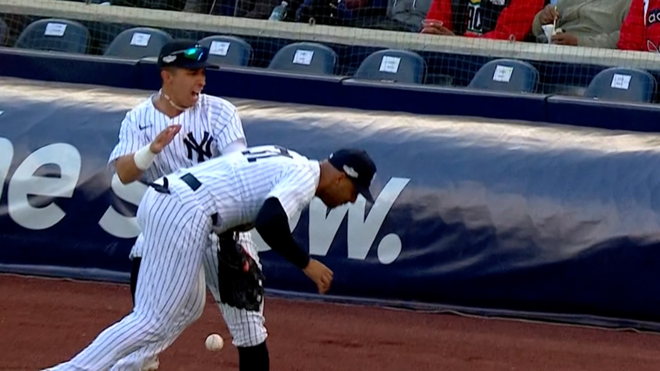 Cortes hurt, leaves after tying 3-run HR in ALCS Game 4