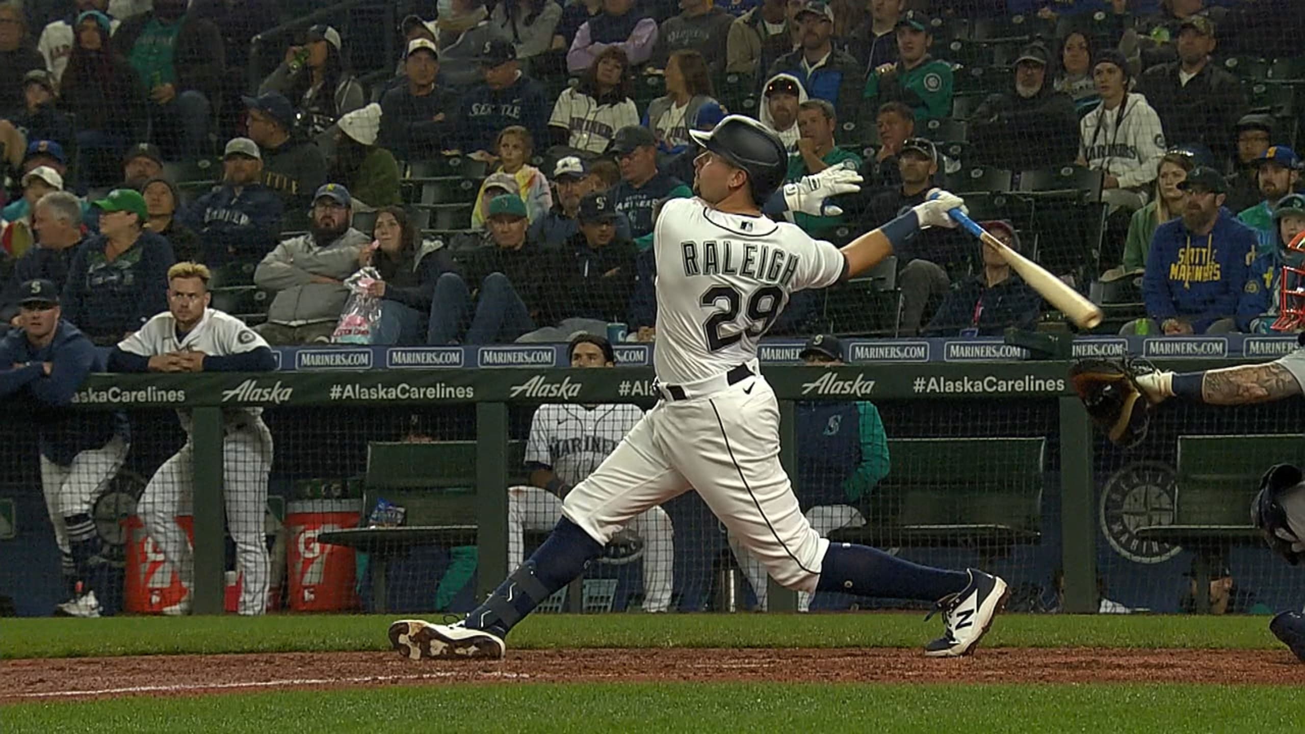 Cal Raleigh's 27th home run