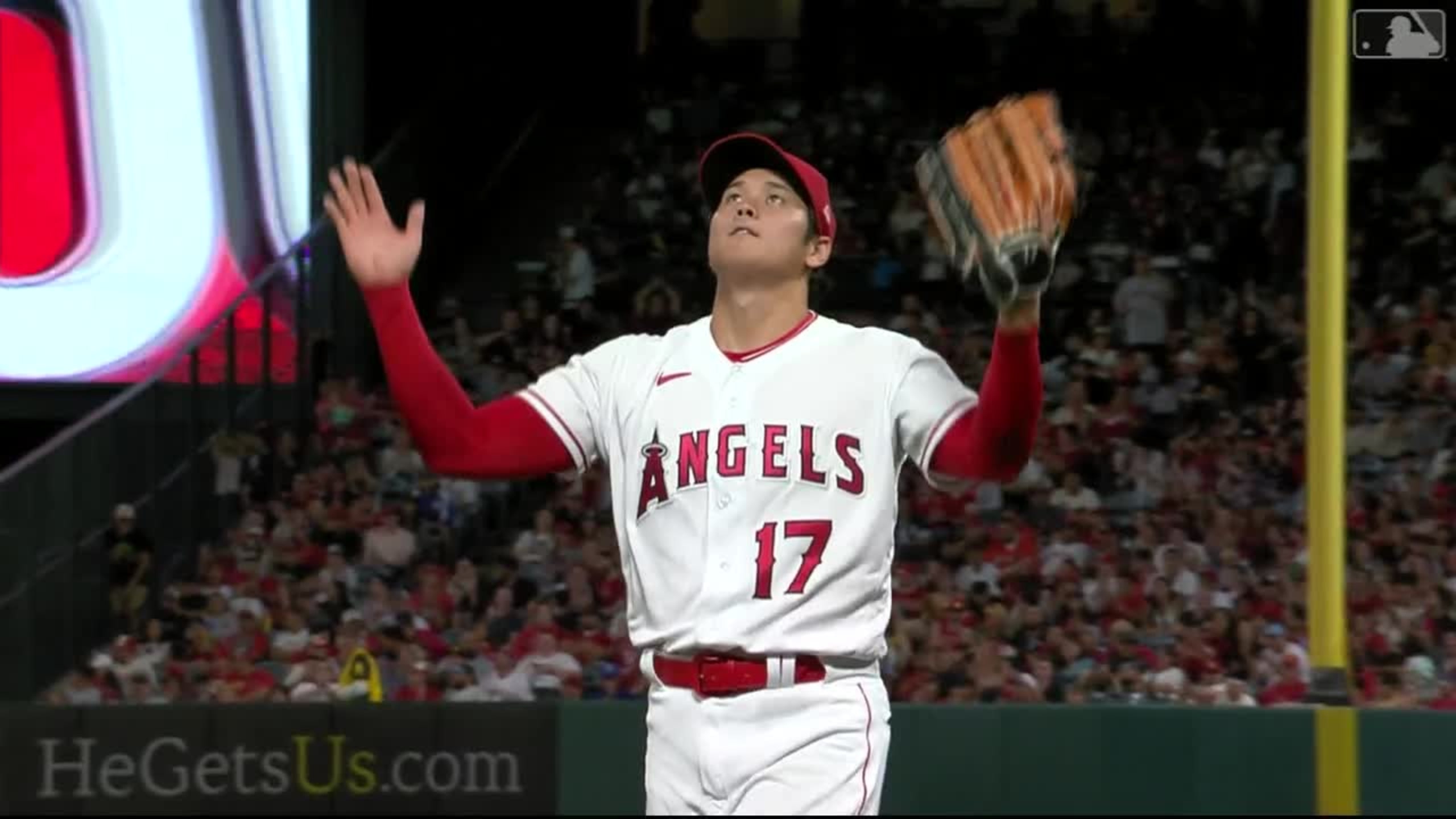 Why the advertising on the pitchers mound. Ew : r/angelsbaseball