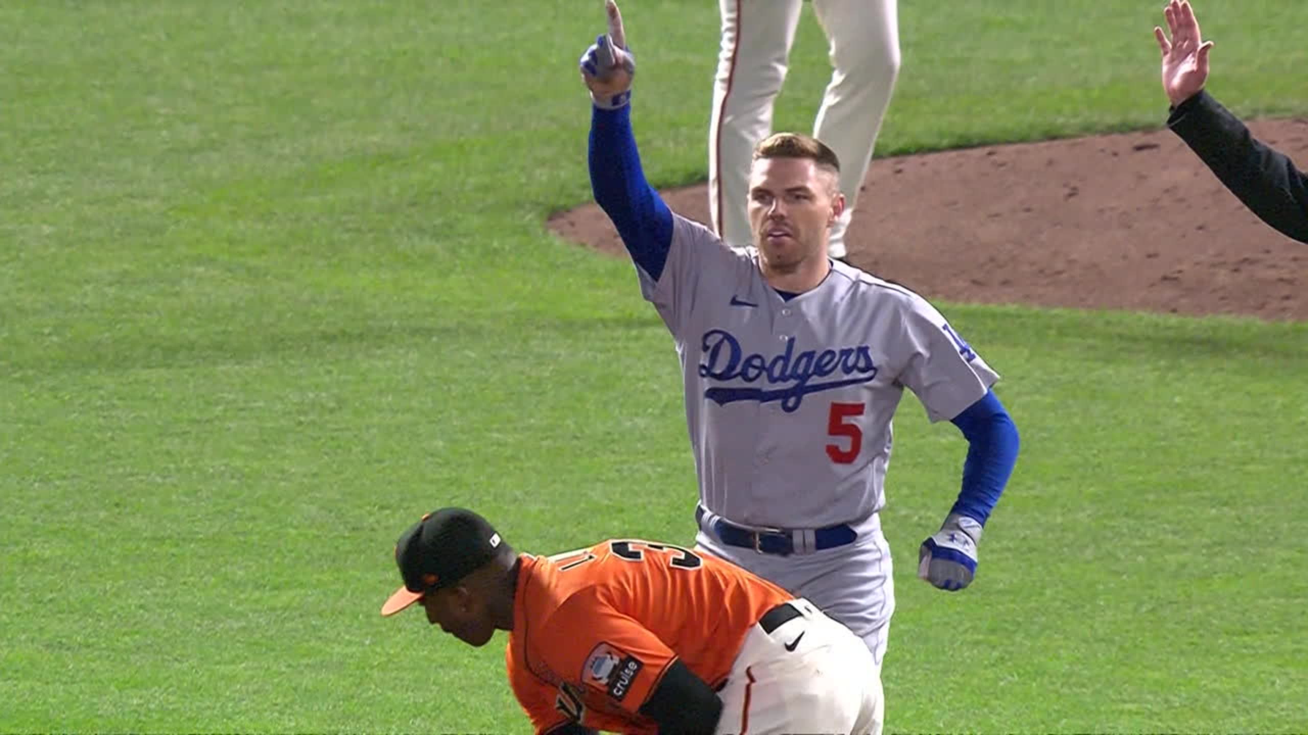 Dodgers 6, Giants 2: Freddie Freeman notches 29th homer, 59th