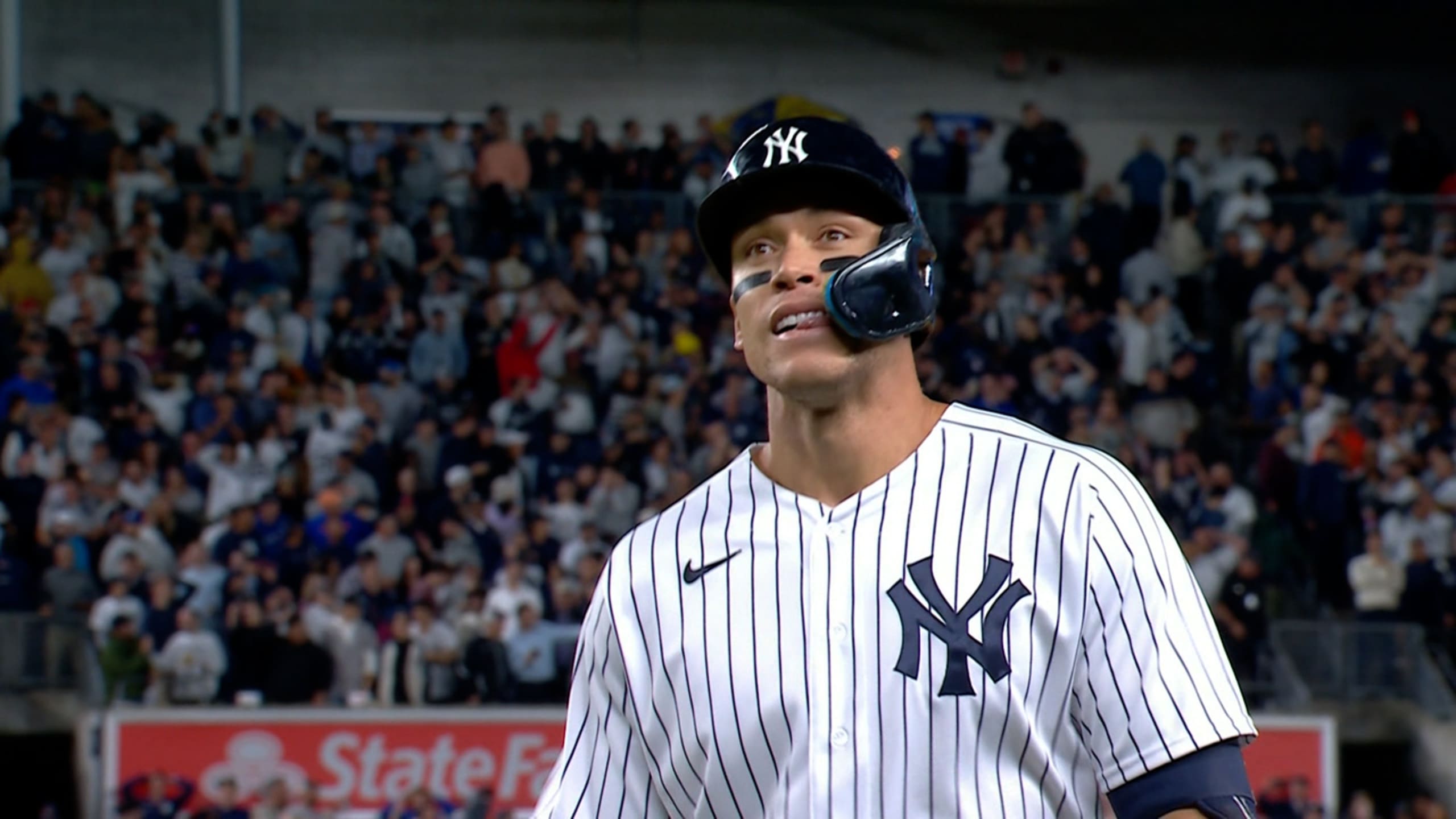 Aaron Judge meets with wife, Samantha Bracksieck, after 60th homer