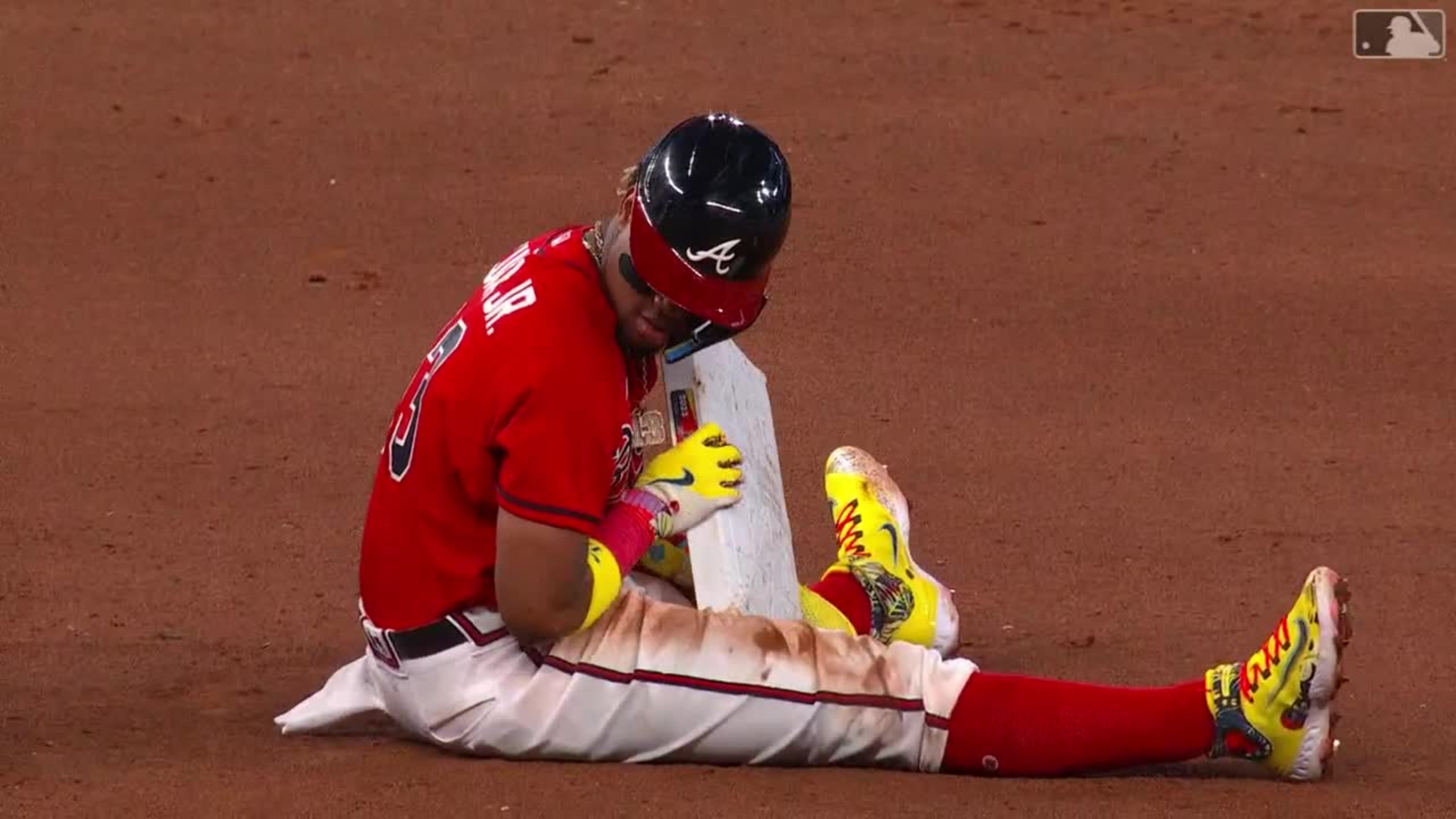Acuña steals 2nd, lifts base