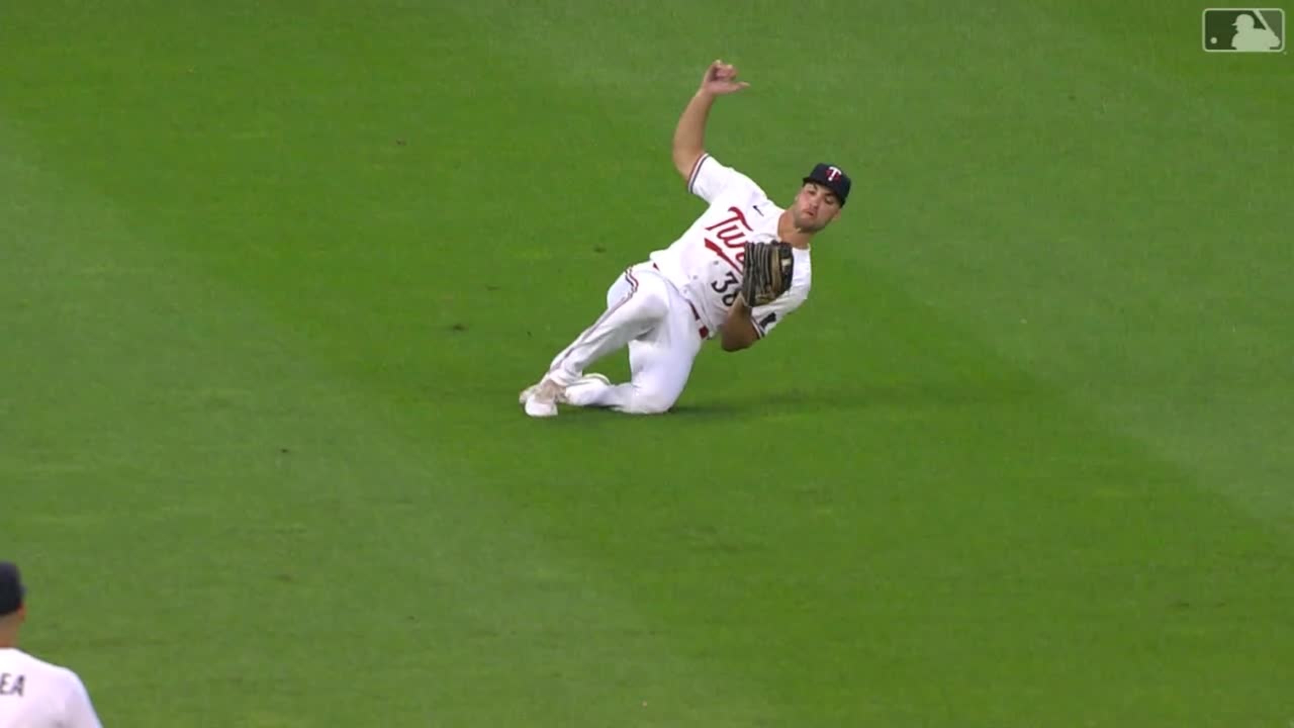 Byron Buxton robs Andrew Benintendi twice with amazing catches