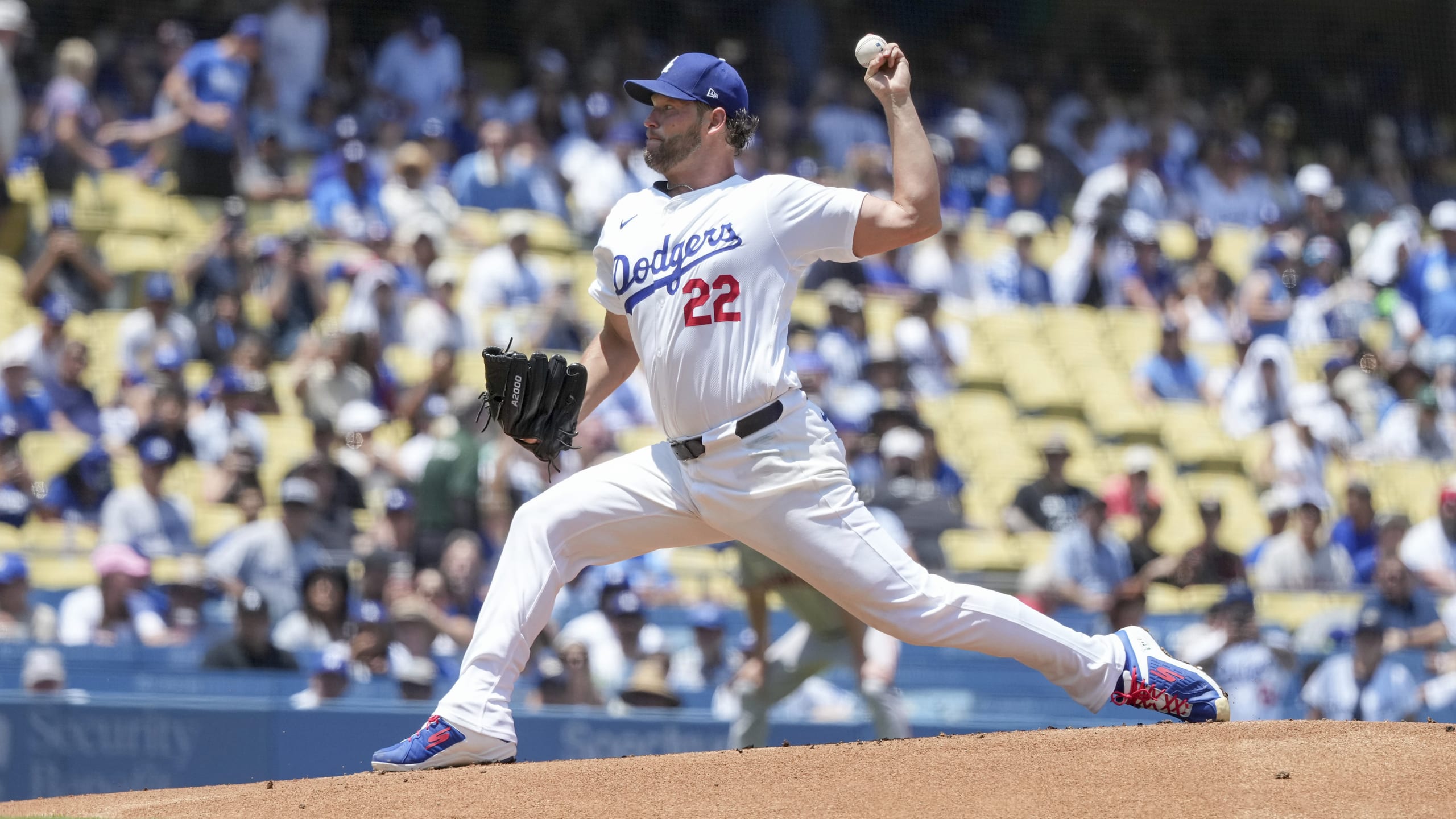 Dodgers' Clayton Kershaw allows just two runs to Giants in