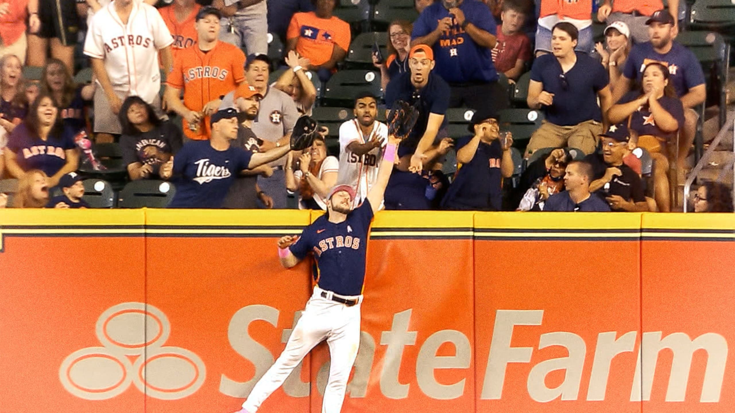 Kyle Tucker wins Gold Glove