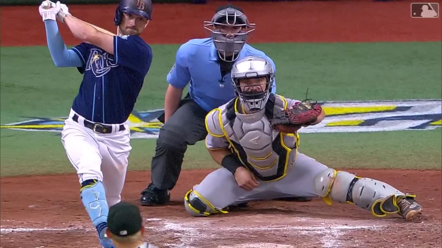 Lowe pega un doble de 2 carreras al central en la 3ra | 03/05/2023 ...