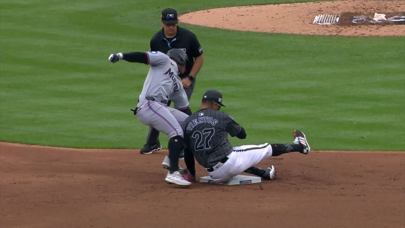 Mets turn unorthodox double play | 08/17/2024 | New York Mets