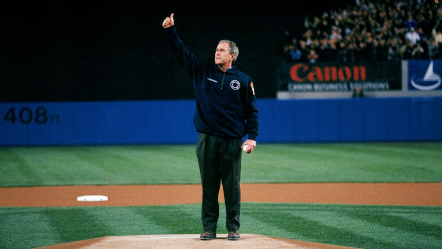 President Bush throws first pitch in Game 3 of Series | 10/30/2001 ...