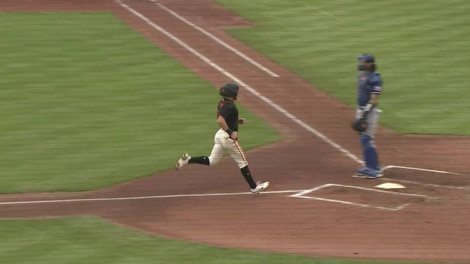 Giants score two on errant pickoff throw in 3rd | 03/22/2023 | San ...