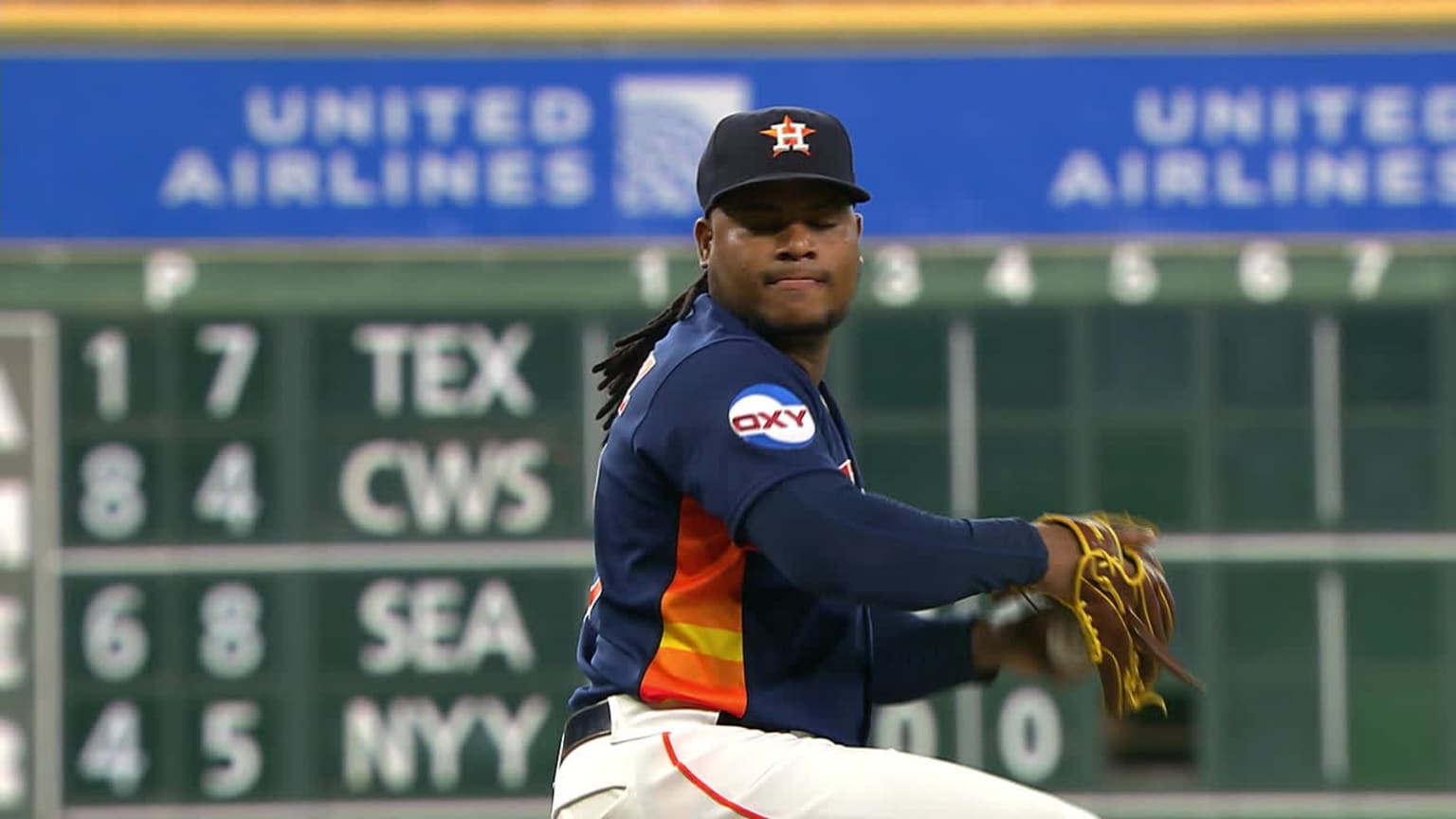 Valdez outpitches Verlander as the Astros beat the Mets 4-2