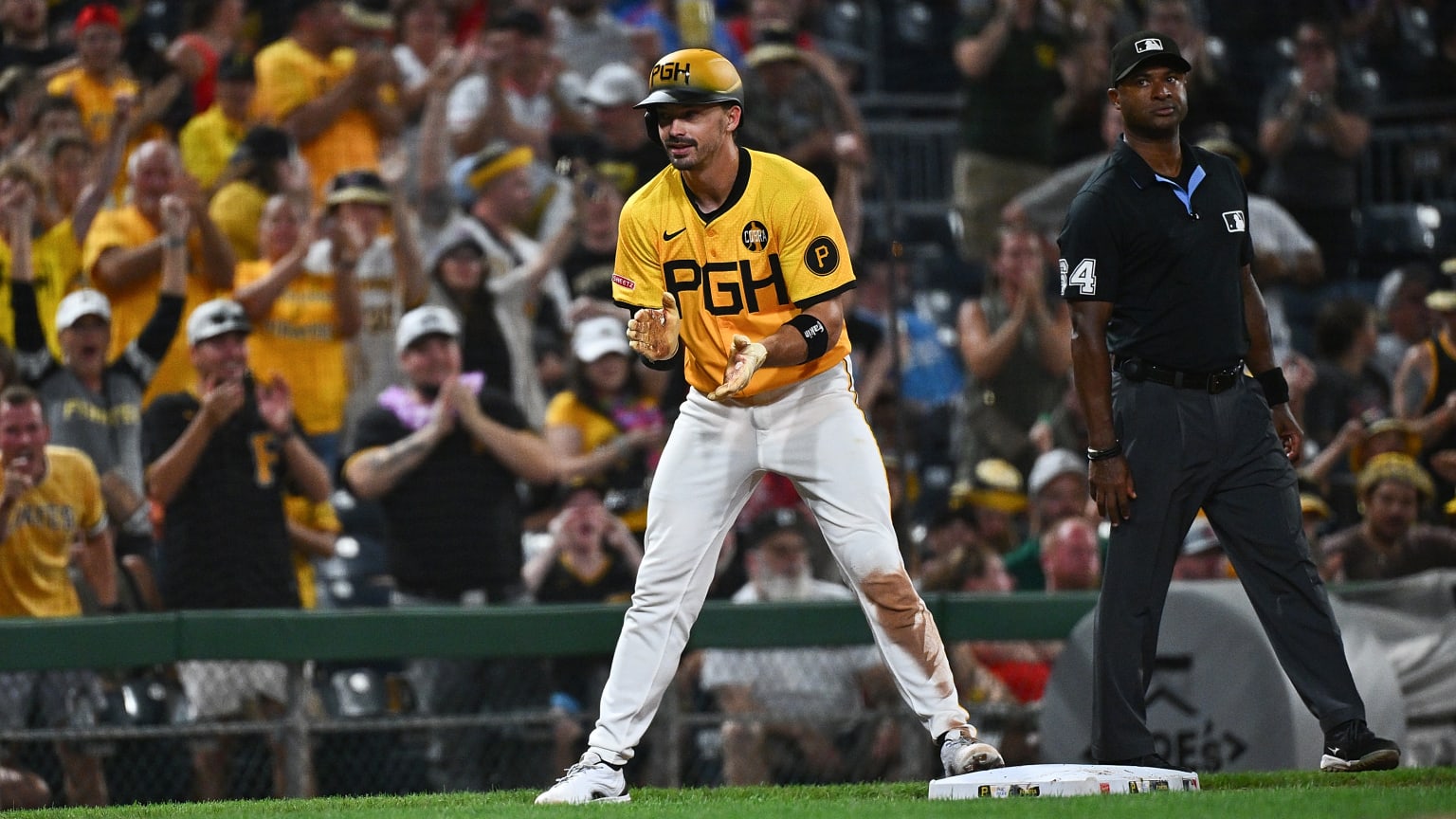 Bryan Reynolds' go-ahead triple | 08/08/2025 | MLB.com