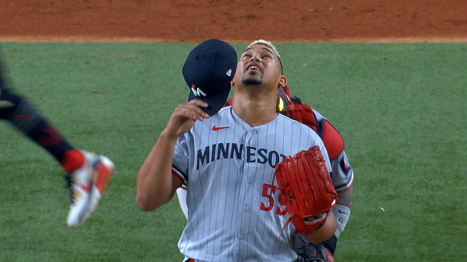 Jhoan Duran strikes out the side, 09/27/2023