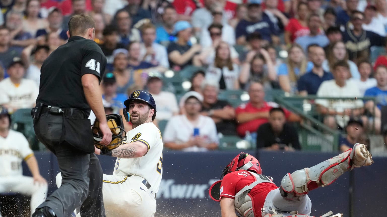 Spencer Steer retira a Mitchell tras revisión | 01/07/2026 | Los Reds ...
