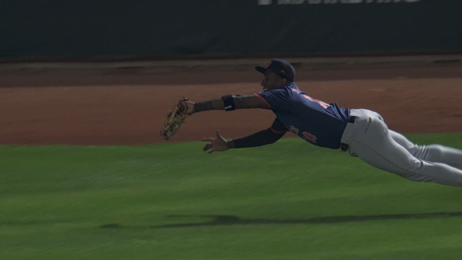 Jurickson Profar's leaping catch, 05/13/2023