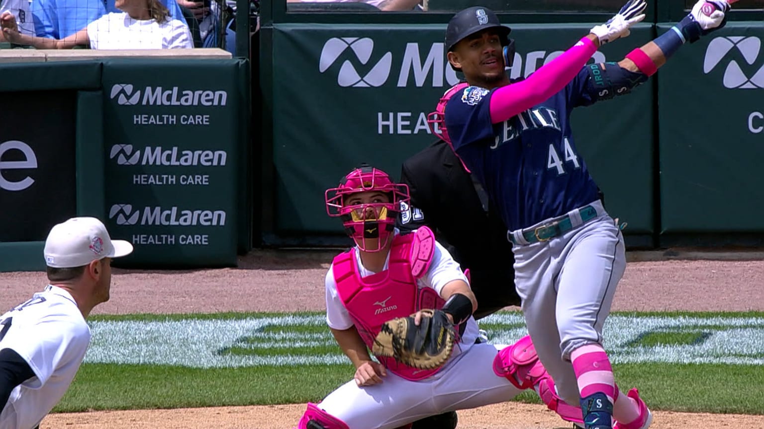 Julio Rodriguez hits an RBI single to left field | 05/14/2023