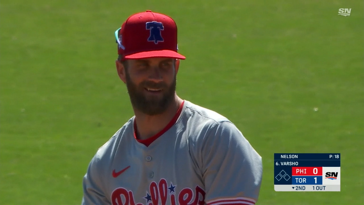 Bryce Harper makes an amazing catch for the out