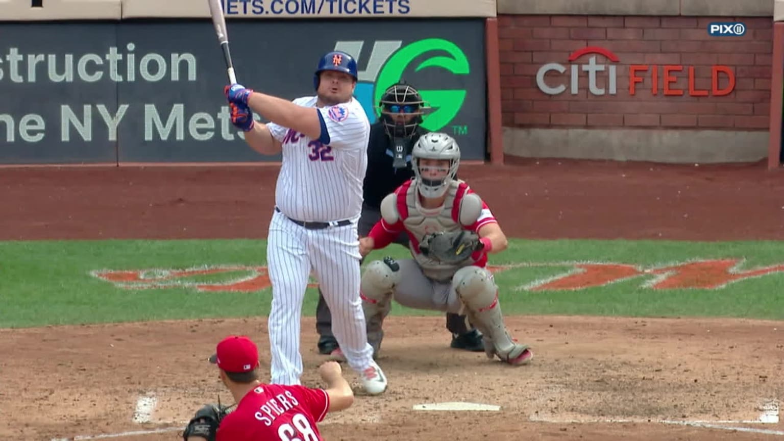 Daniel Vogelbach sports new braids for Mets' doubleheader