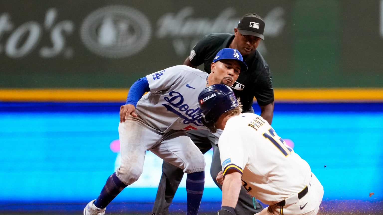 Will Smith throws out Cooper Pratt at second base | 10/12/2026 | Los ...