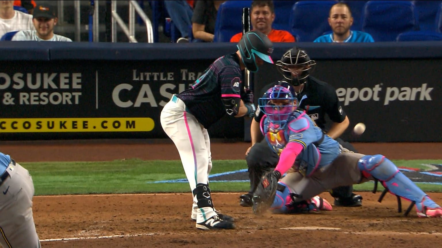 Jakob Marsee scores on wild pitch | 04/17/2026 | Miami Marlins