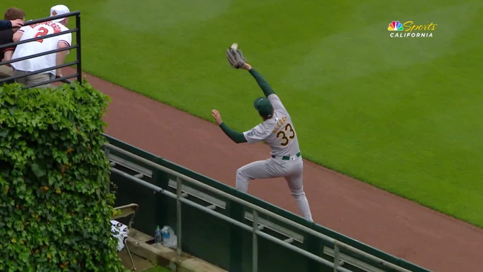 JJ Bleday's athletic grab in center | 04/27/2024 | Athletics