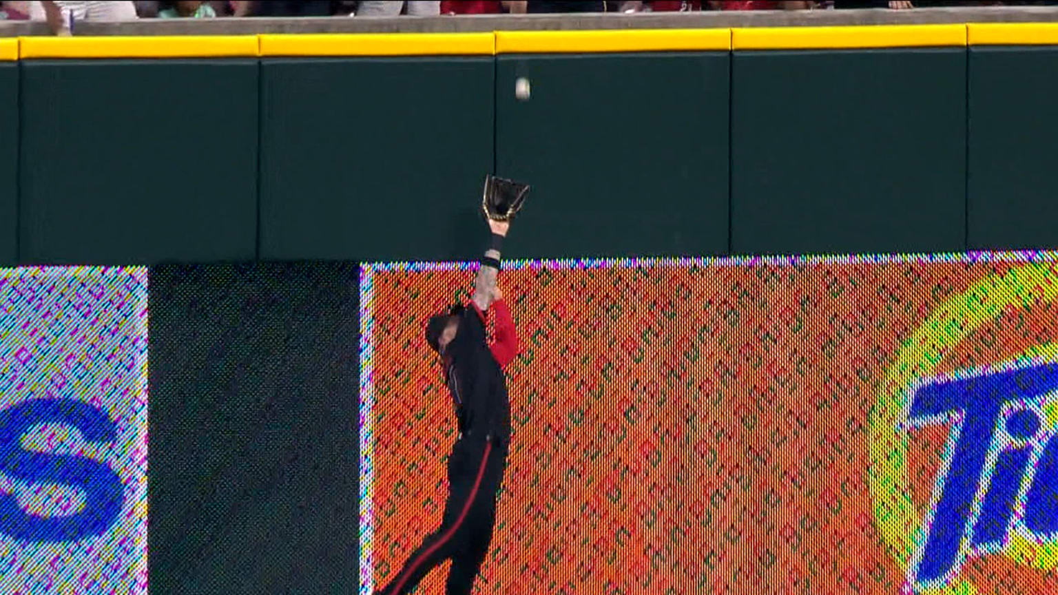Jake Fraley's leaping catch at the wall | 07/12/2024 | Cincinnati Reds