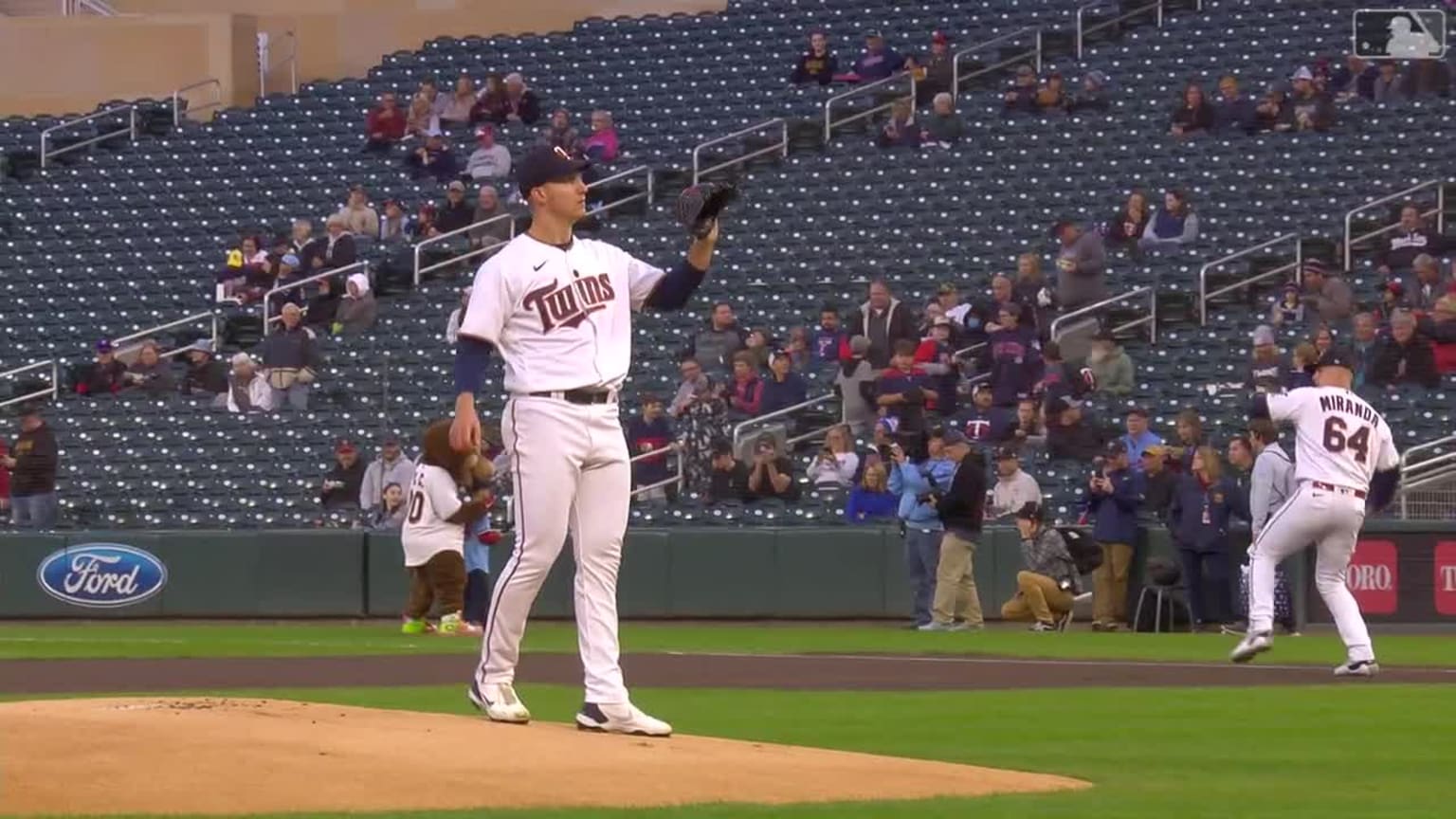 Josh Winder earns six strikeouts in 4 2/3 innings 09/28/2022