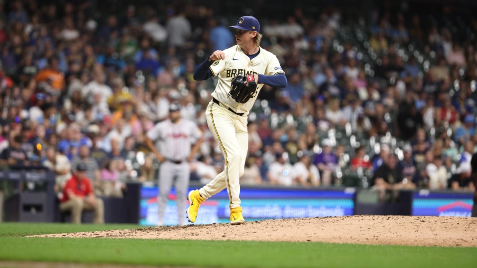 Nick Mears' clean inning in Brewers debut 07/29/2024 Milwaukee Brewers