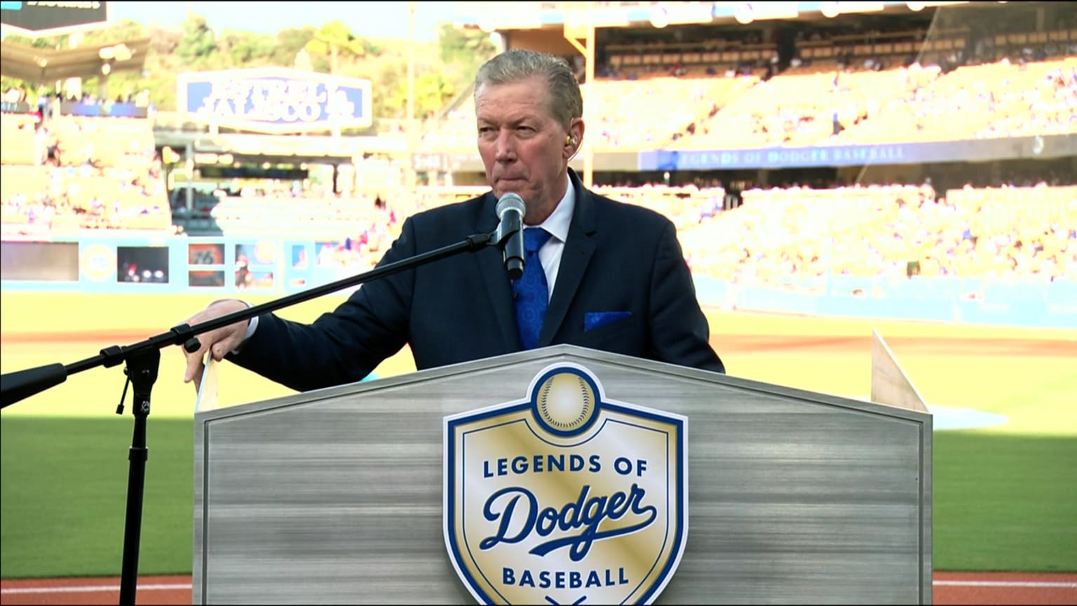 Orel Hershiser honored pregame, 07/29/2023