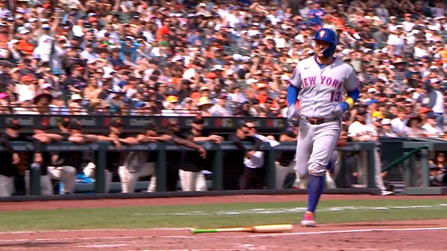 Luis Torrens scores on a fielding error | 04/05/2026 | New York Mets