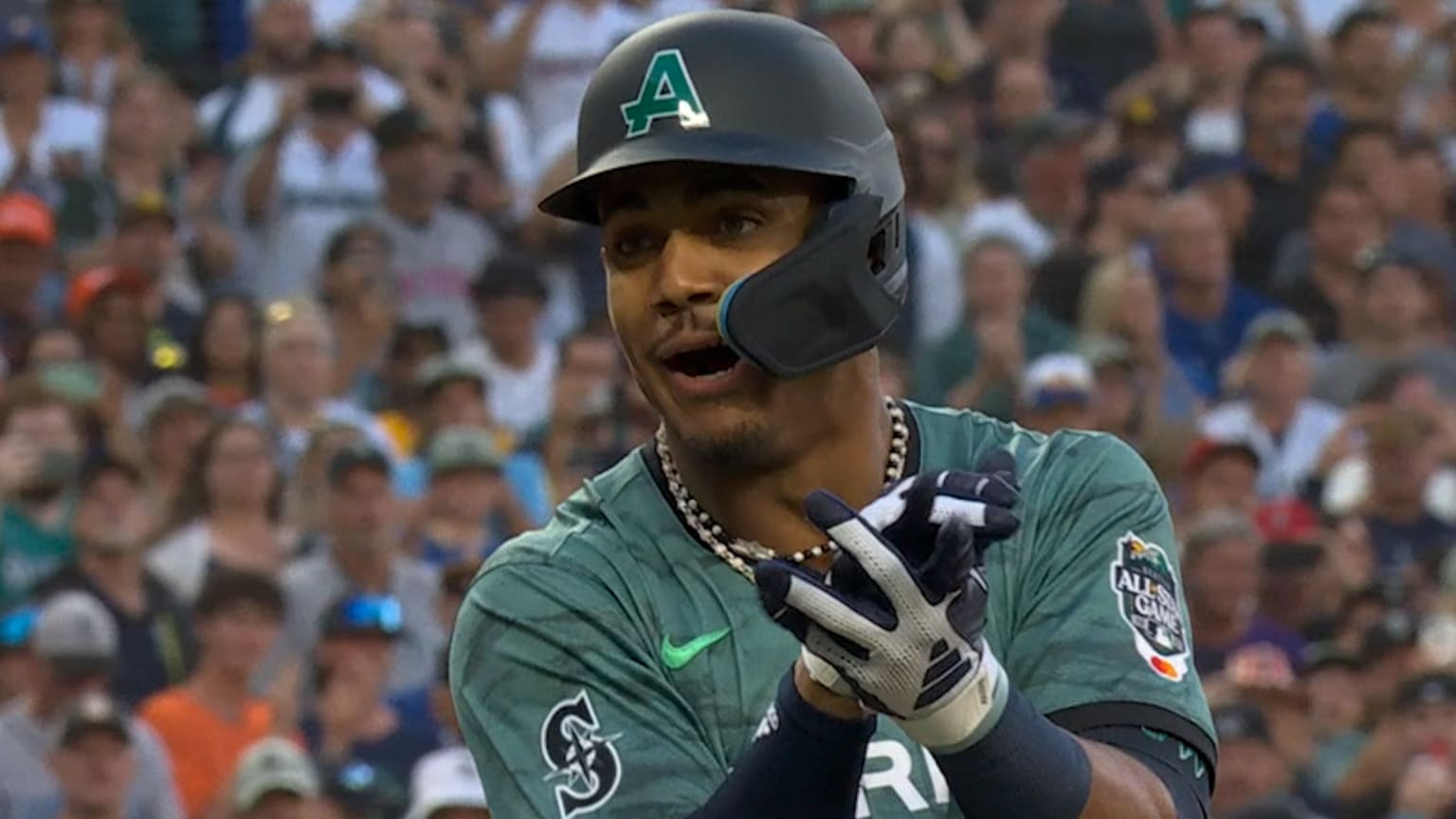 Julio Rodríguez draws a walk 07/11/2023 Seattle Mariners