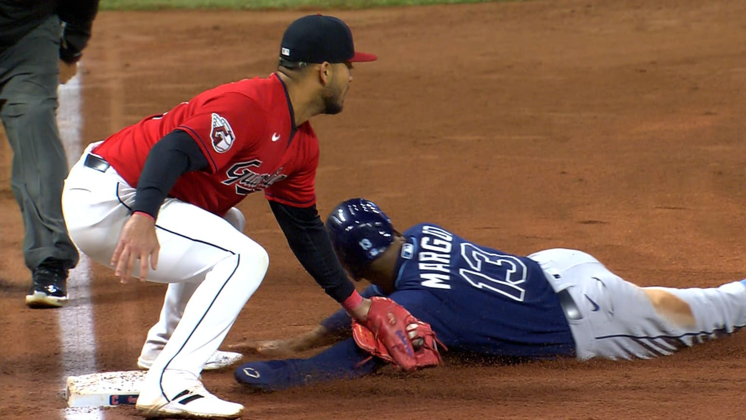 Luke Maile nabs Manuel Margot stealing third in 8th | 09/28/2022 ...