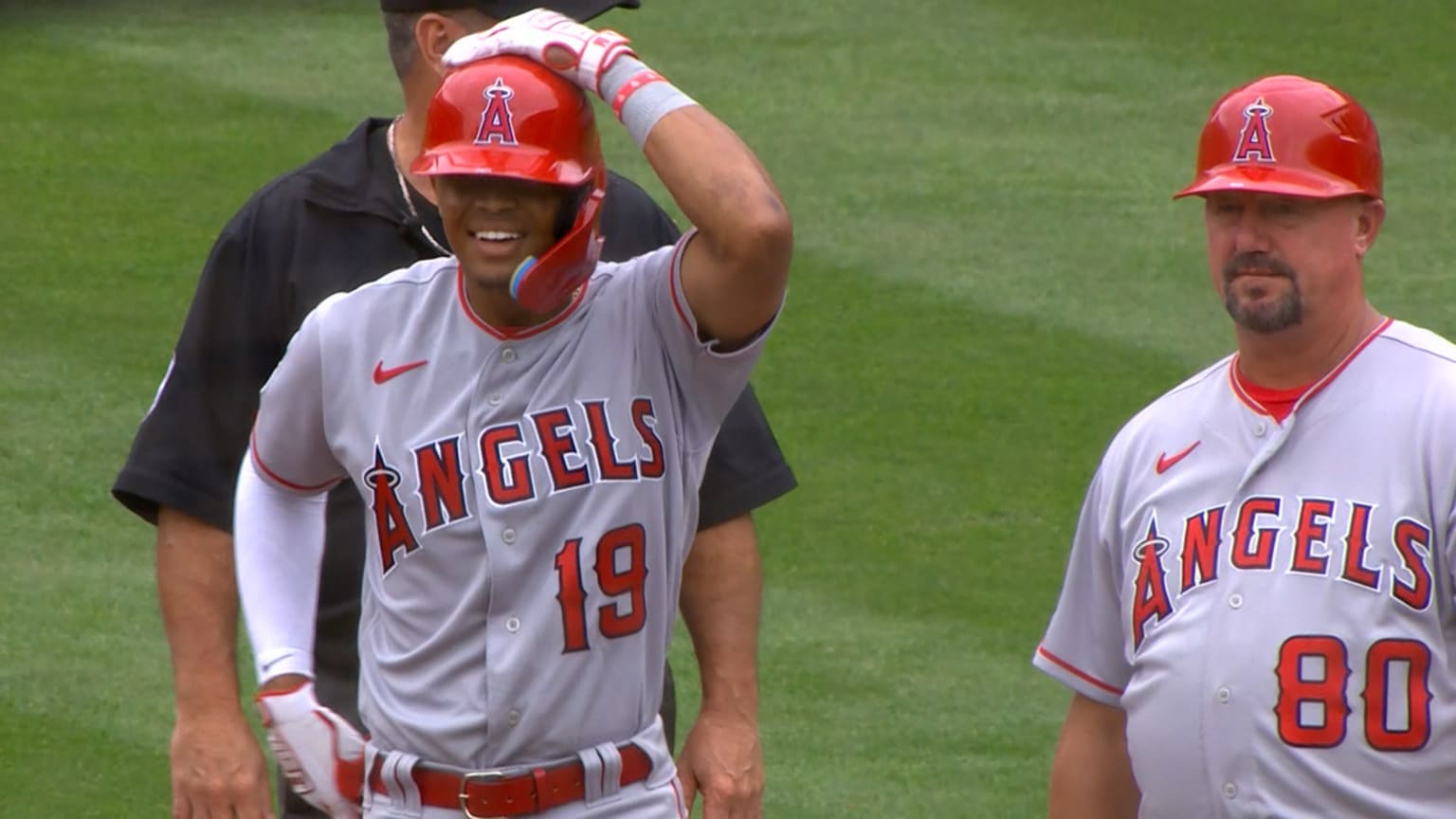 Kyren Paris singles for his first big league hit | 09/02/2023 | Los ...