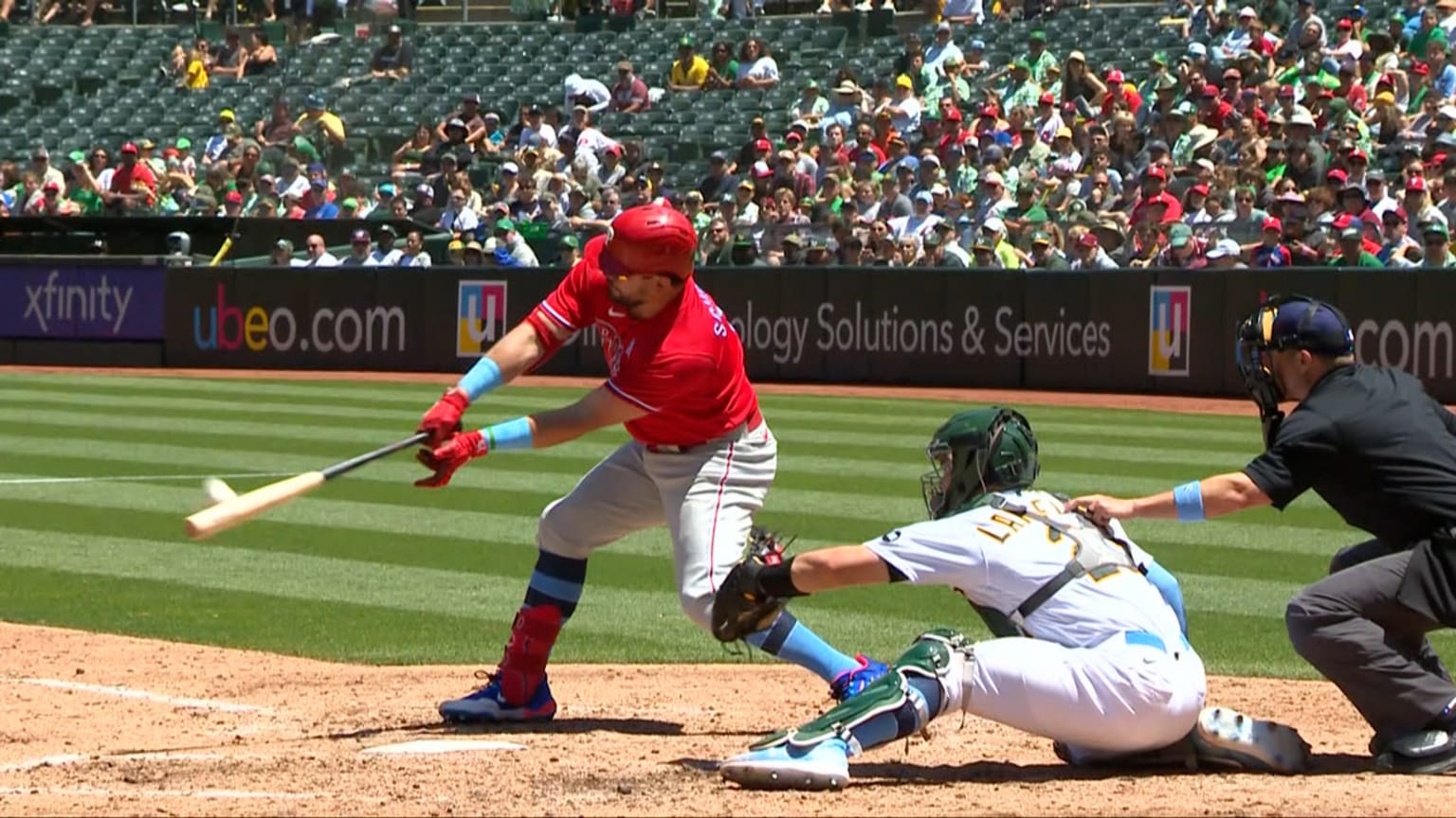 Kyle Schwarber knocks an RBI single to right field | 06/18/2023 ...