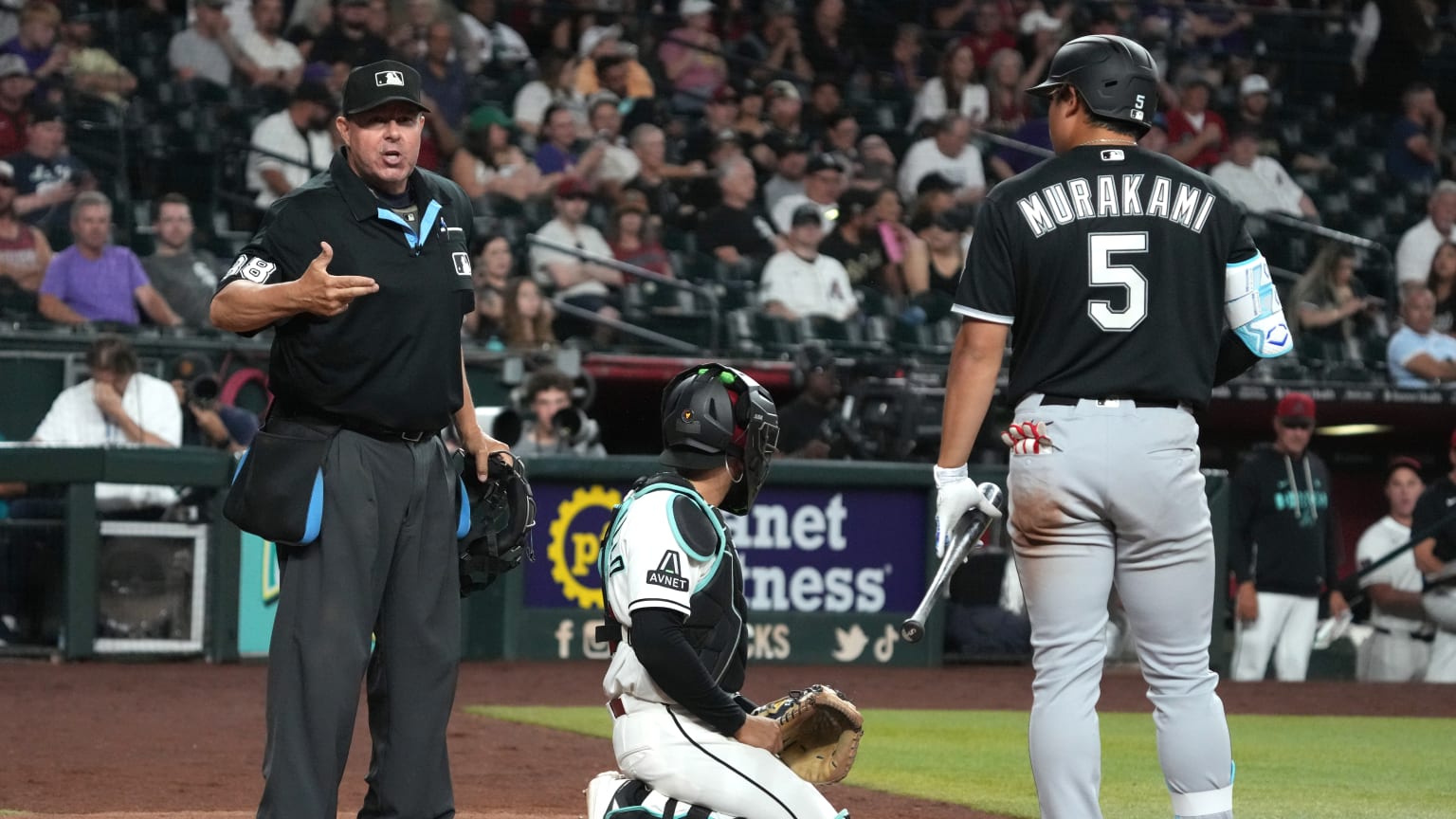 Umpire denies ABS challenge to Munetaka Murakami | 04/22/2026 | Chicago ...