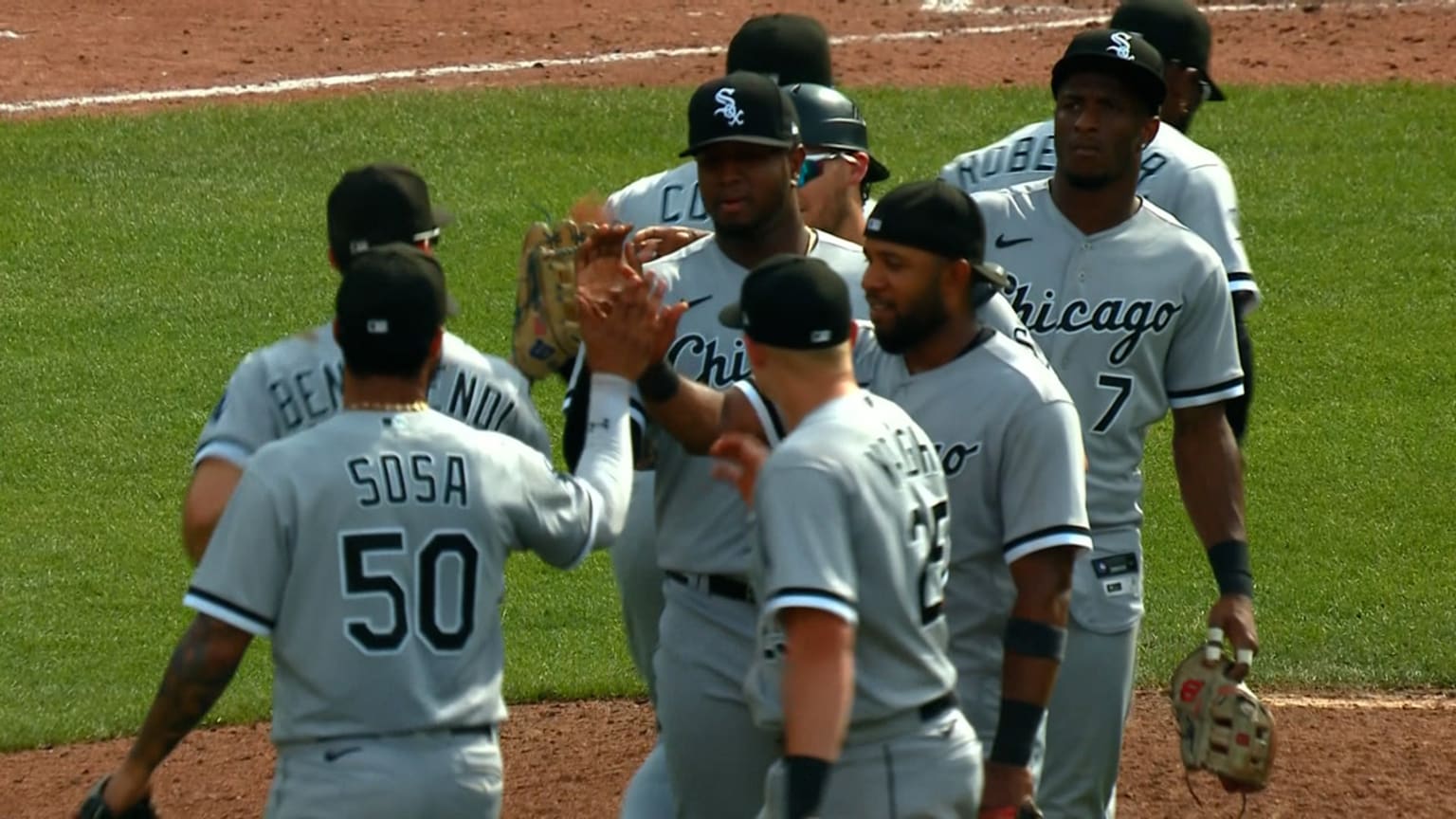 White Sox' Gregory Santos escapes no outs, bases loaded 7th inning – NBC  Sports Chicago