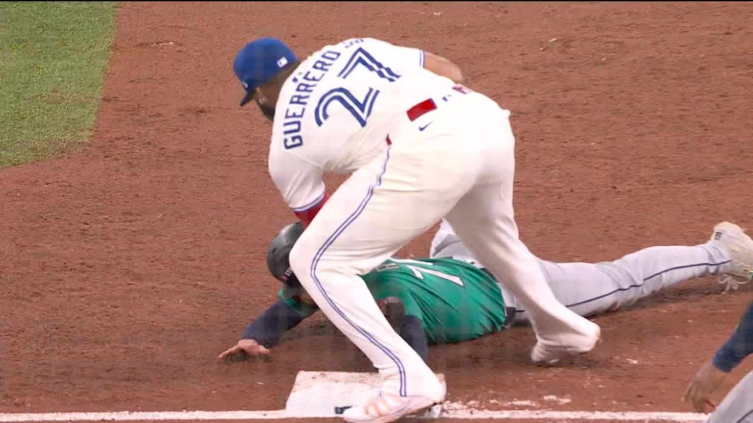 Leo Rivas safe at first after a review | 10/19/2025 | Seattle Mariners