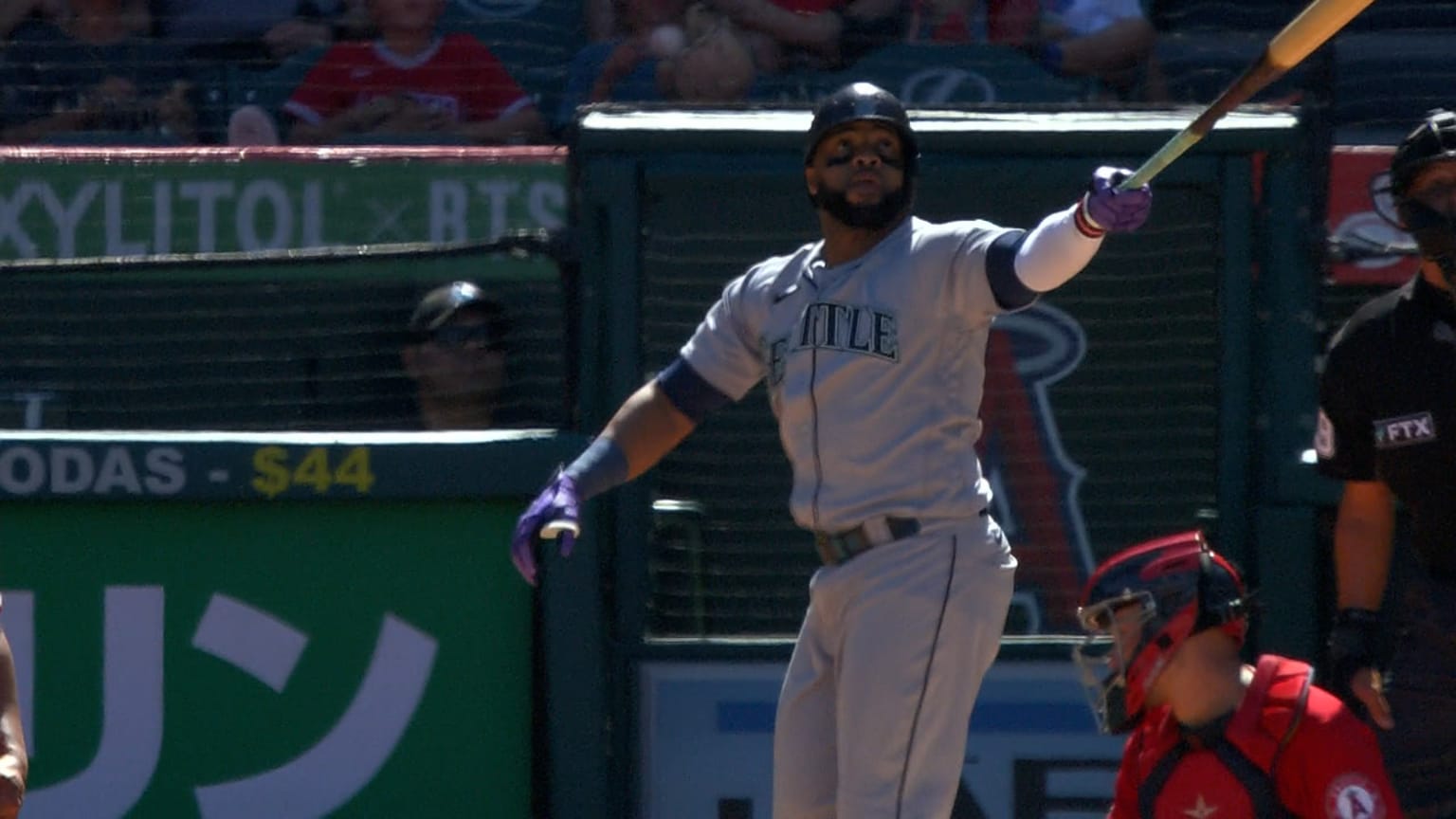 Legendary baseball guy Carlos Santana smashed a TV with a bat to