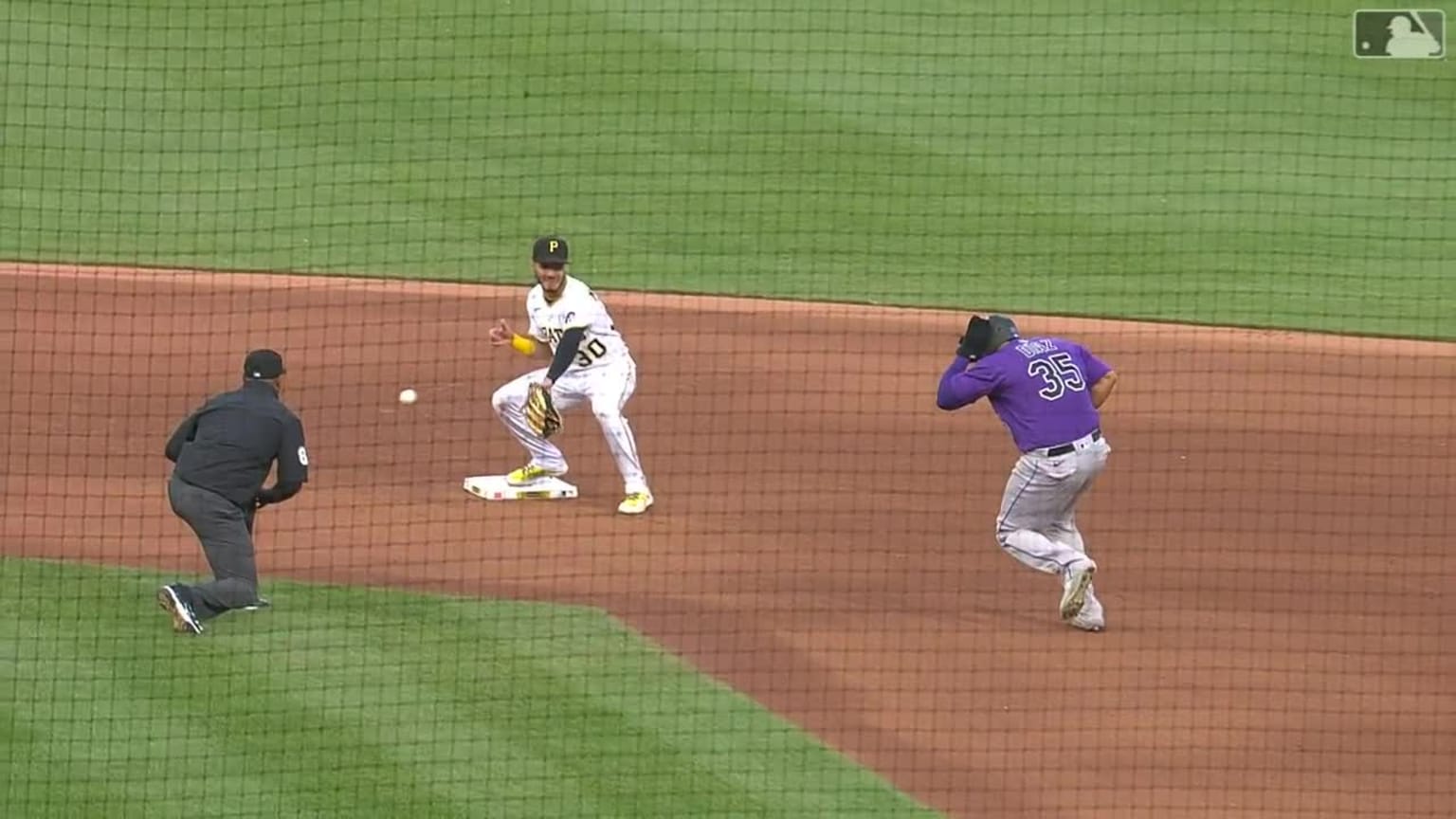 C.J. Cron scores on an errant throw | 05/09/2023 | Colorado Rockies