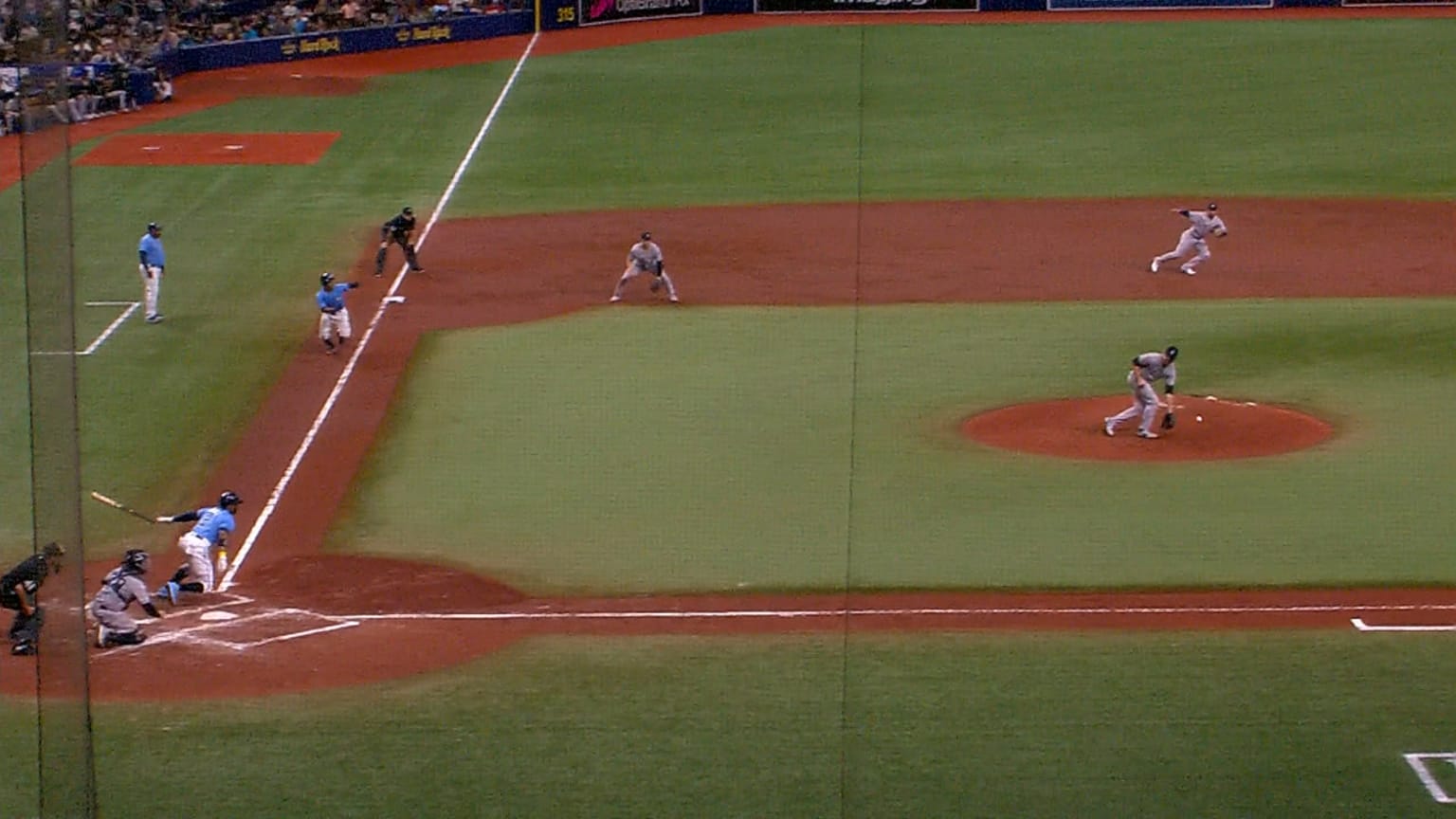 Yandy Díaz hits a two-run single to center field | 09/03/2022 | Tampa ...