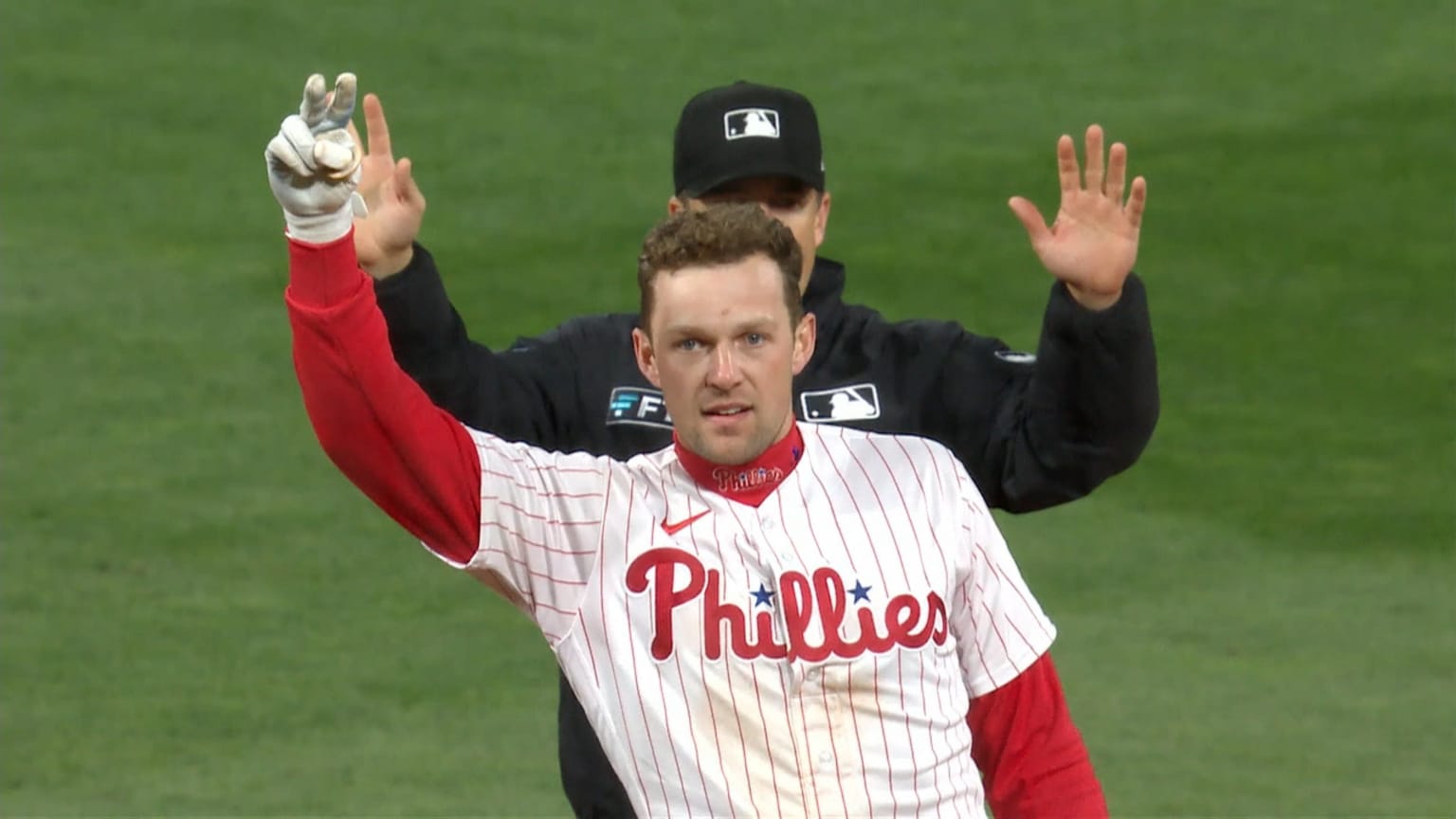 Phillies: Rhys Hoskins Splits The Show Players League Opener