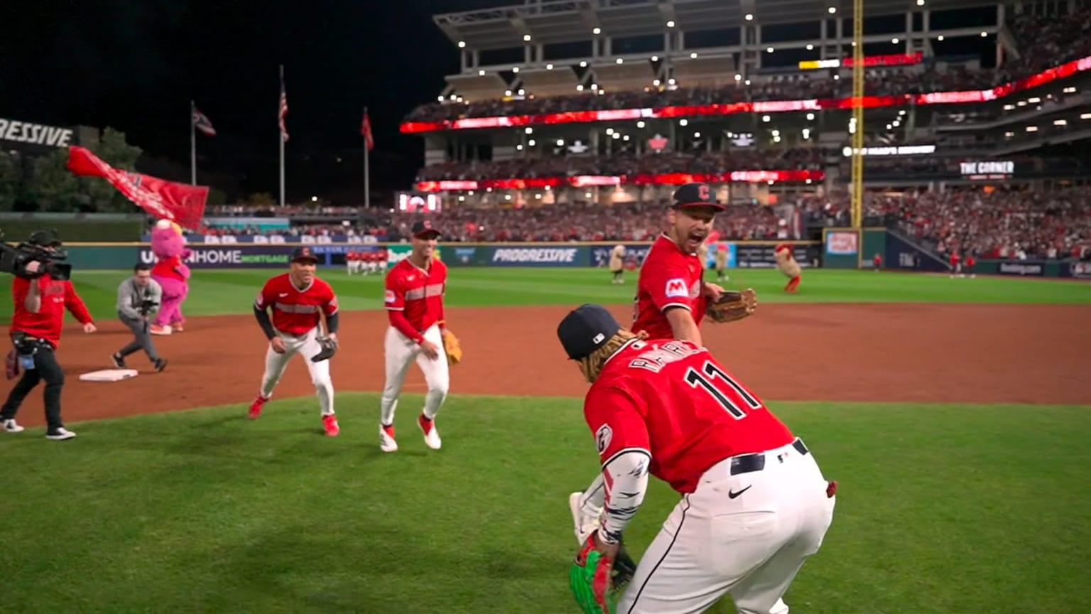 Japanese call of the Guardians moving on to ALCS | 10/10/2026 | MLB.com