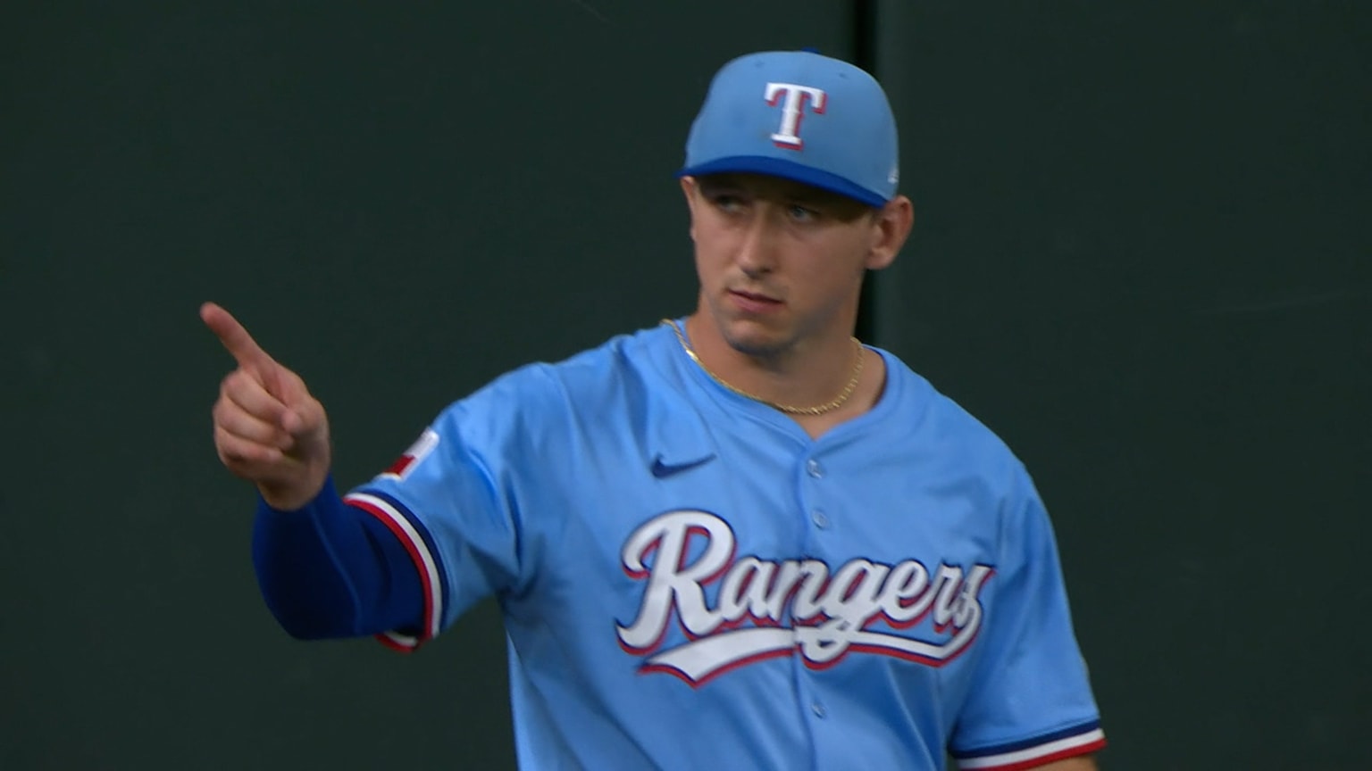 Wyatt Langford makes a tough running catch in the 4th | 07/20/2025
