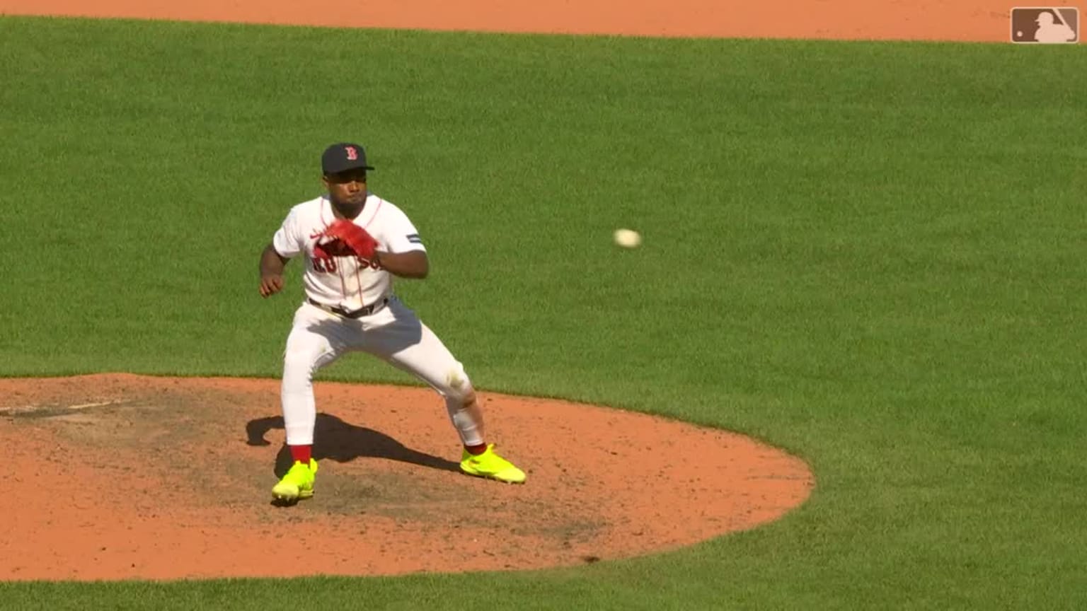 Pablo Reyes snags a comebacker from the mound | 08/06/2023 | Boston Red Sox