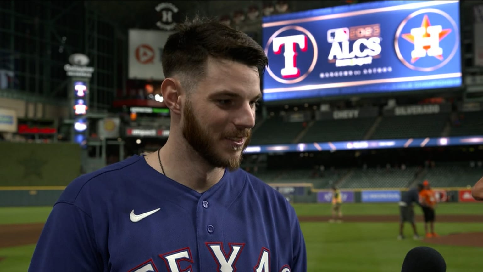 Jonah Heim boosting Rangers with defense, improved bat