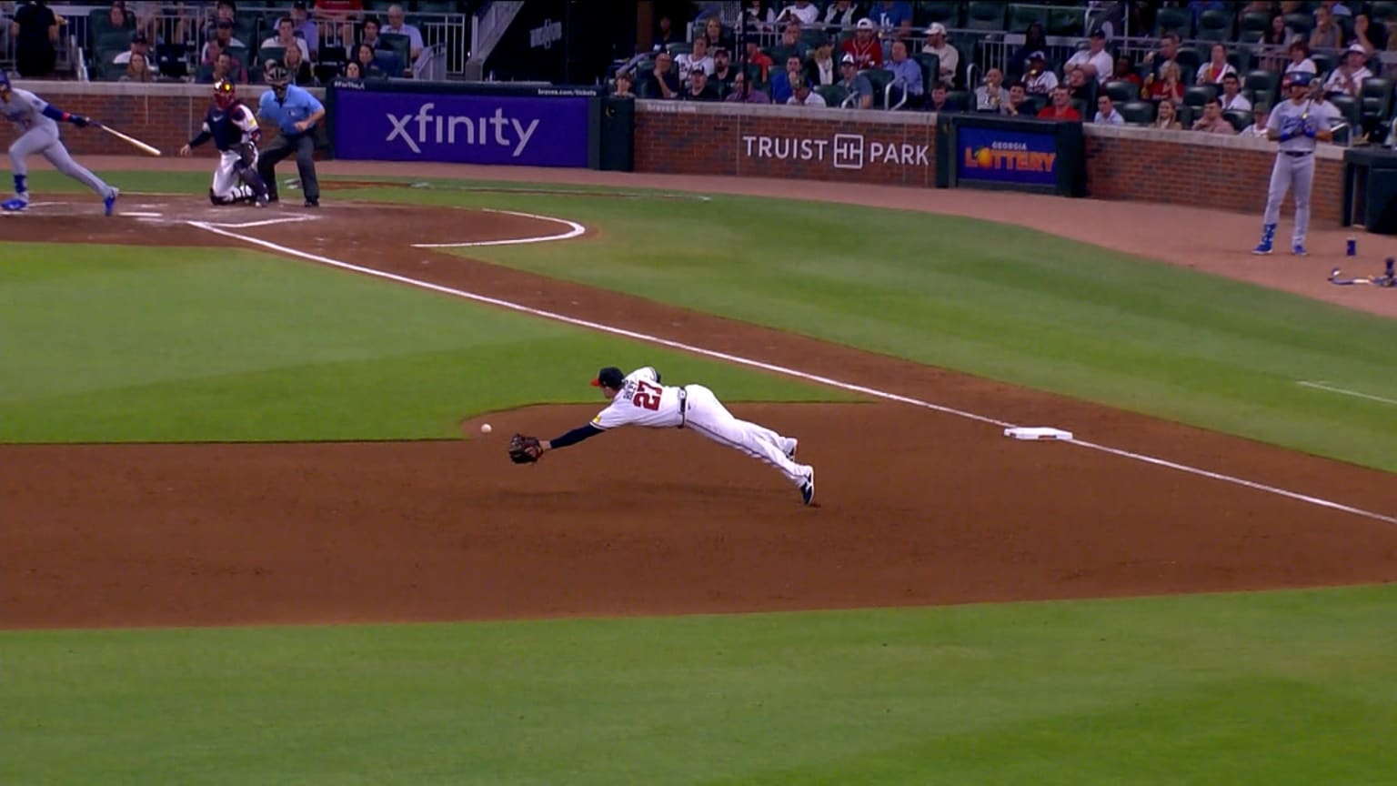 Austin Riley's diving play 05/24/2023 Atlanta Braves