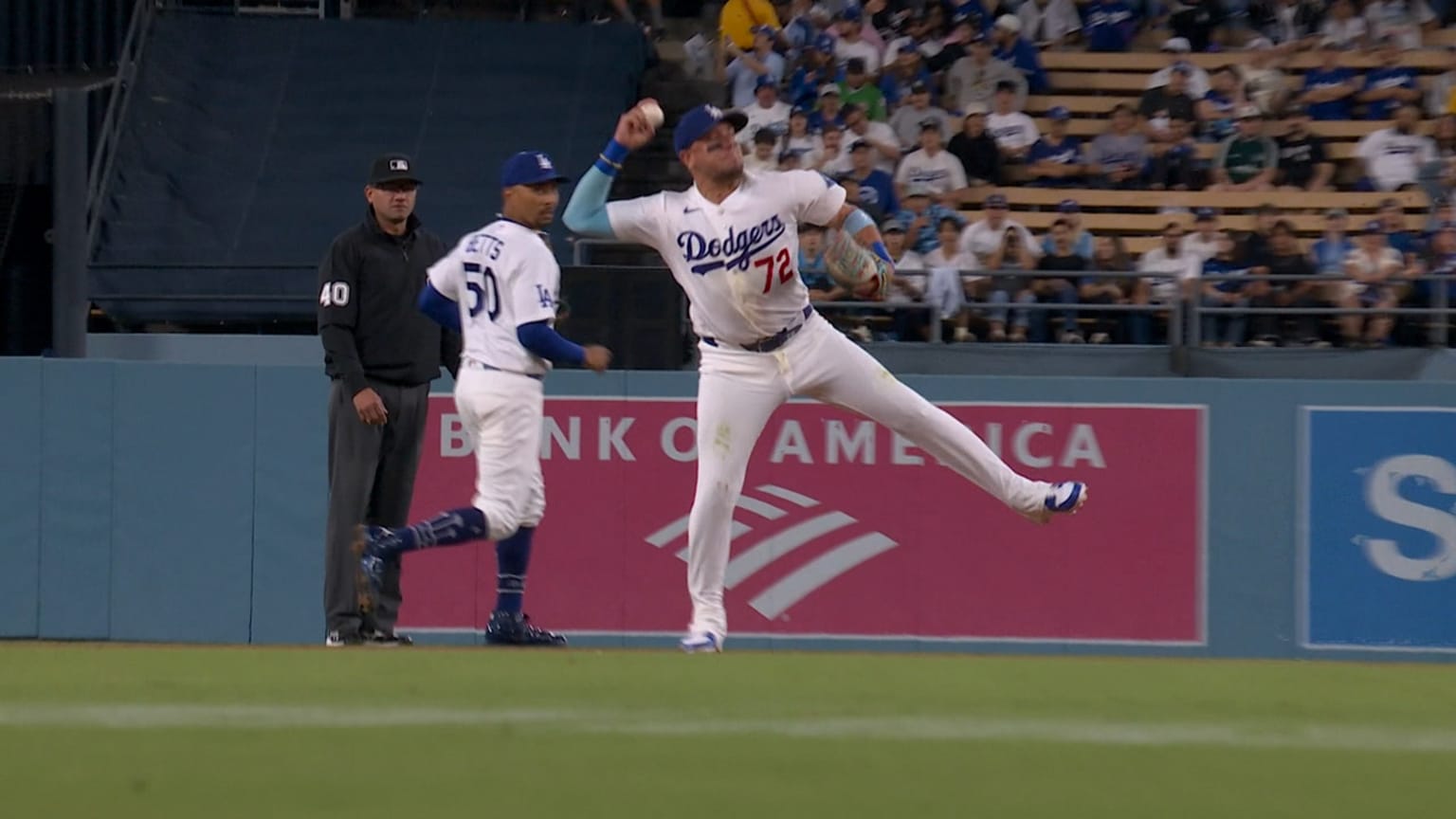 Miguel Rojas' dazzling defense in the 4th inning | 09/02/2026 | Los ...
